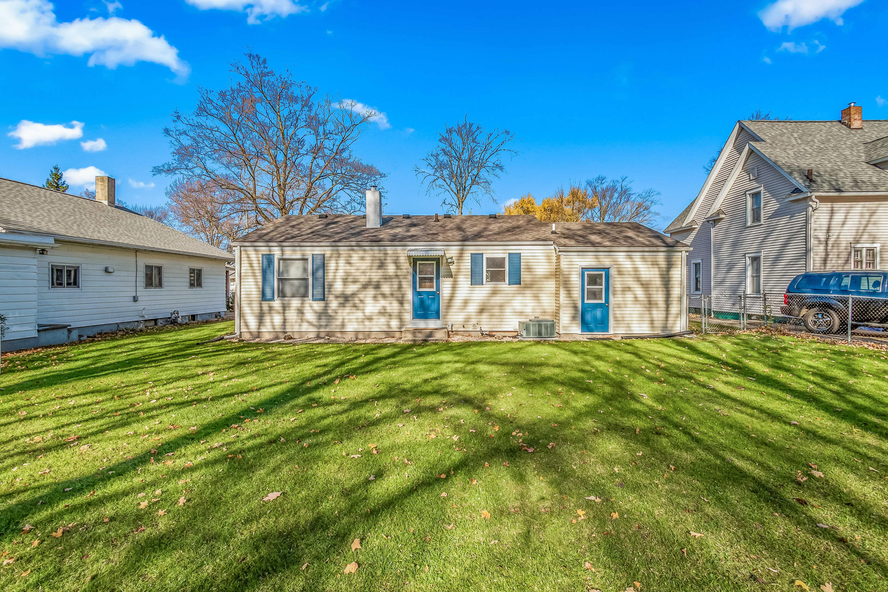 49 Pelton Ave.
