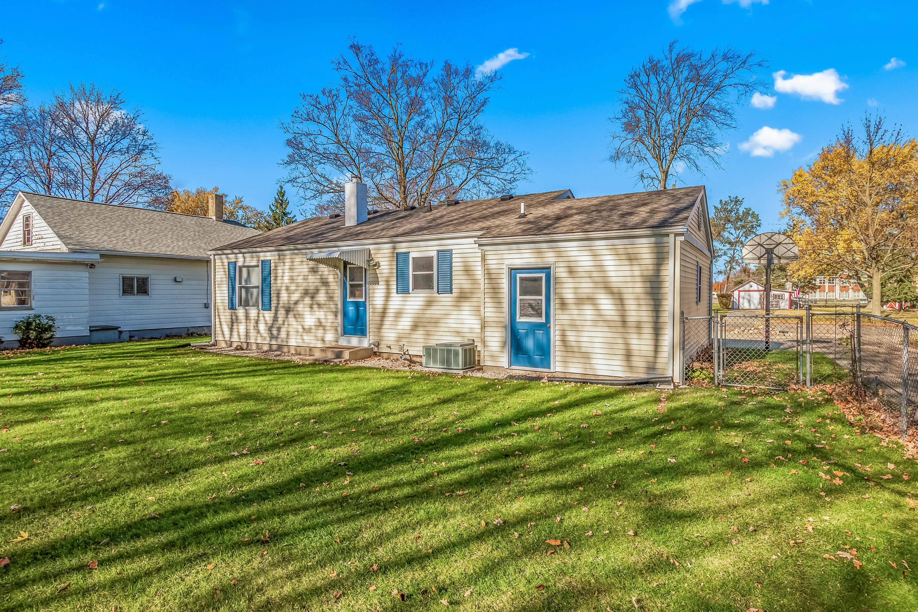 49 Pelton Ave.
