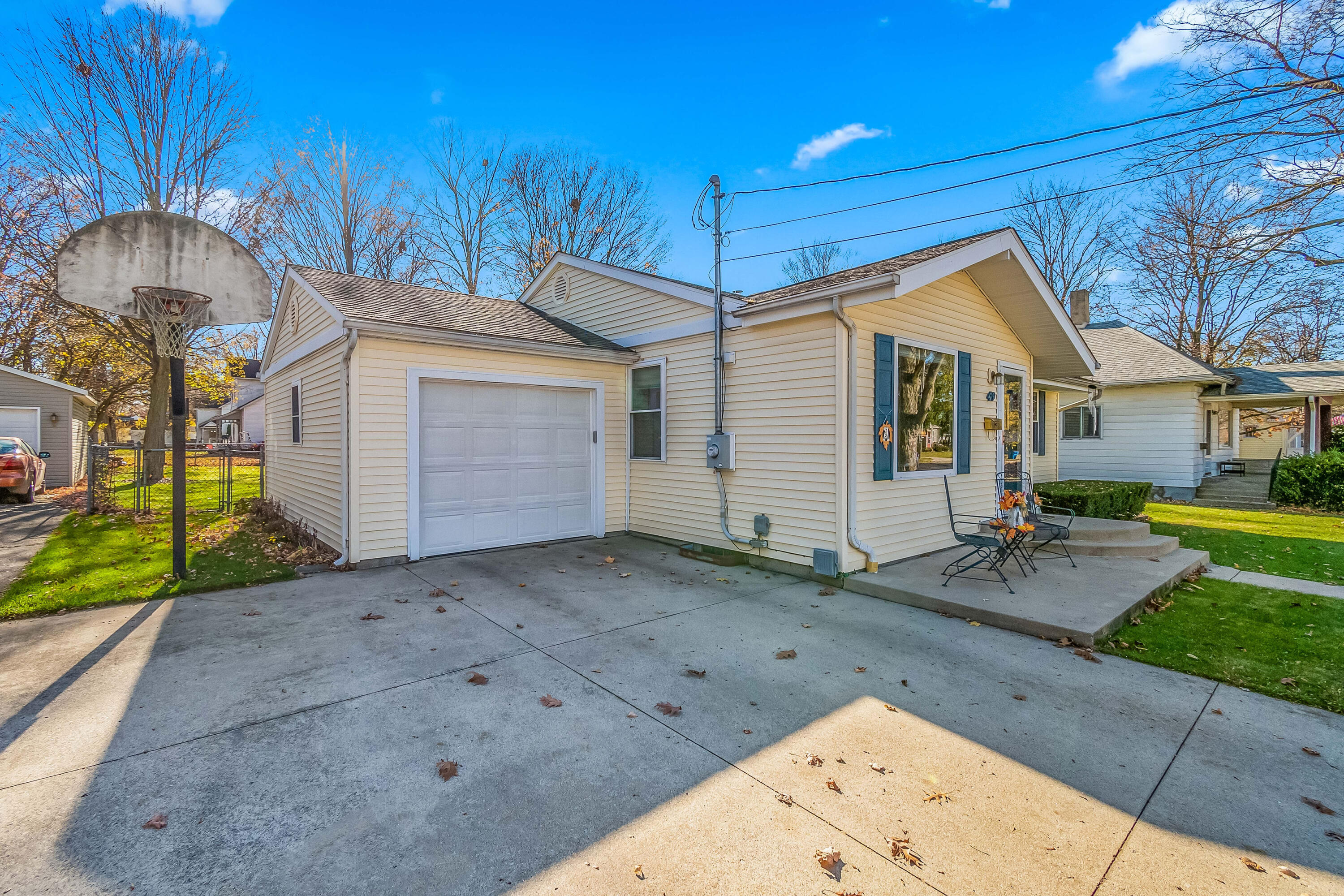 49 Pelton Ave.