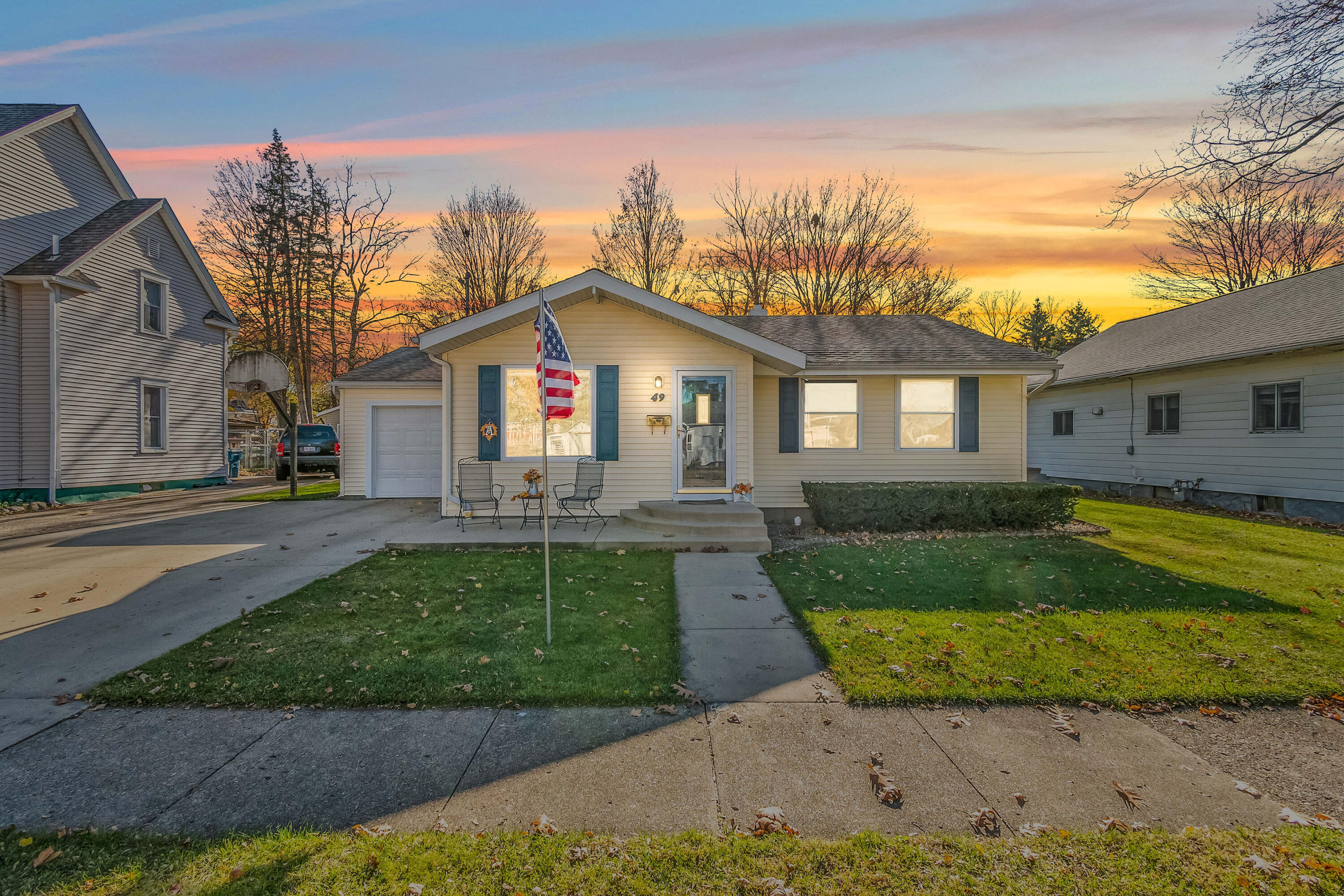 49 Pelton Ave.