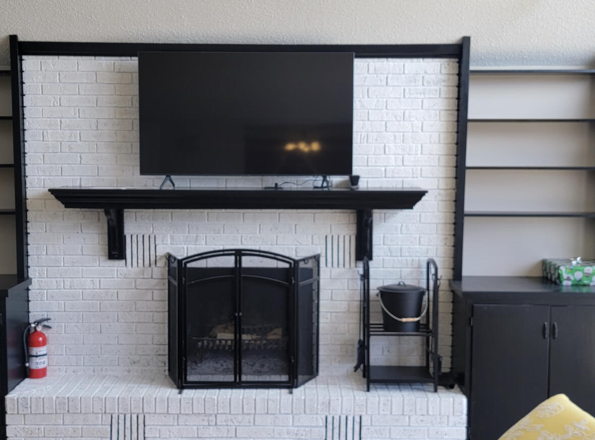 429 Edgewater Court