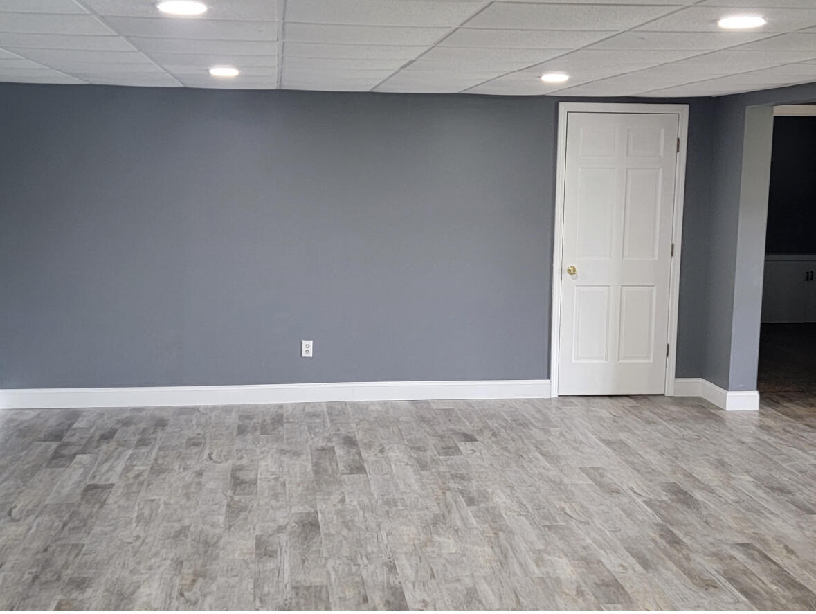 429 Edgewater Court