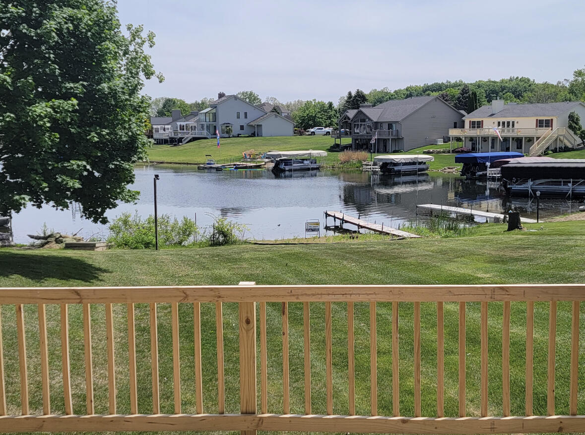 429 Edgewater Court