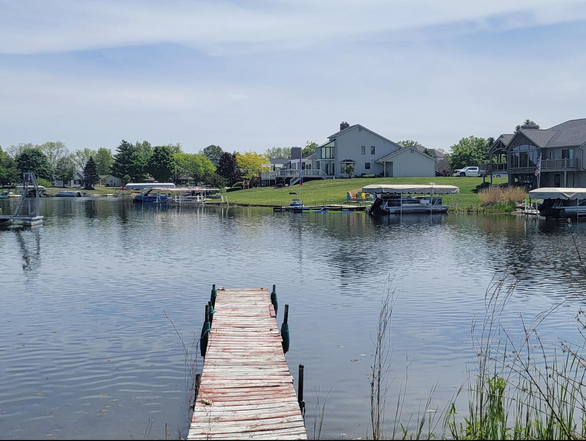 429 Edgewater Court