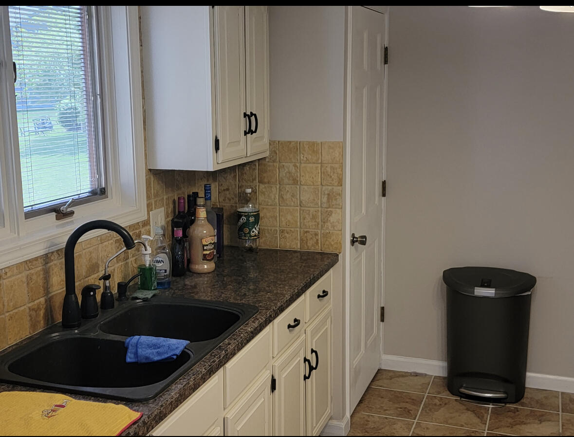 429 Edgewater Court