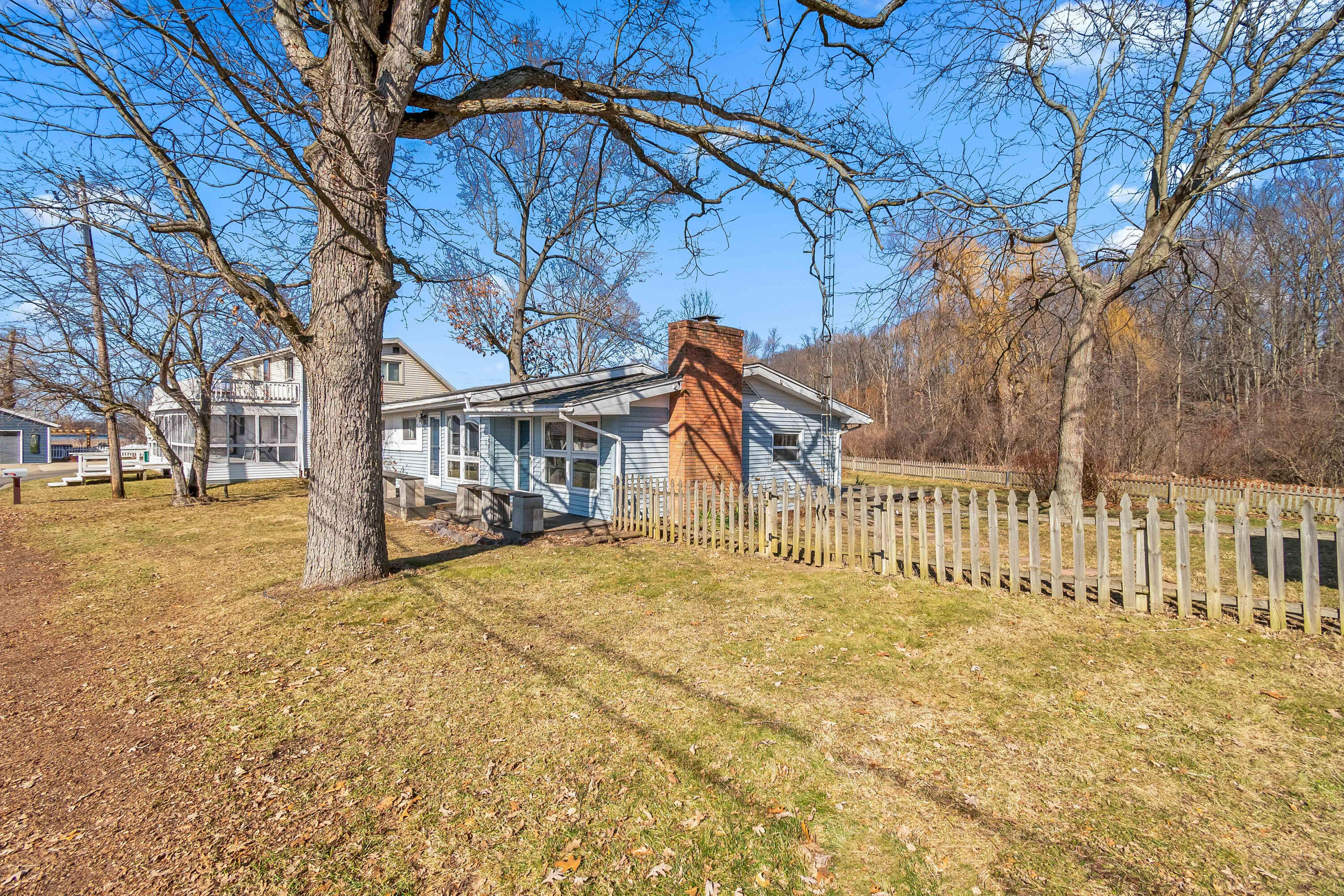 2275 Oakwood Drive