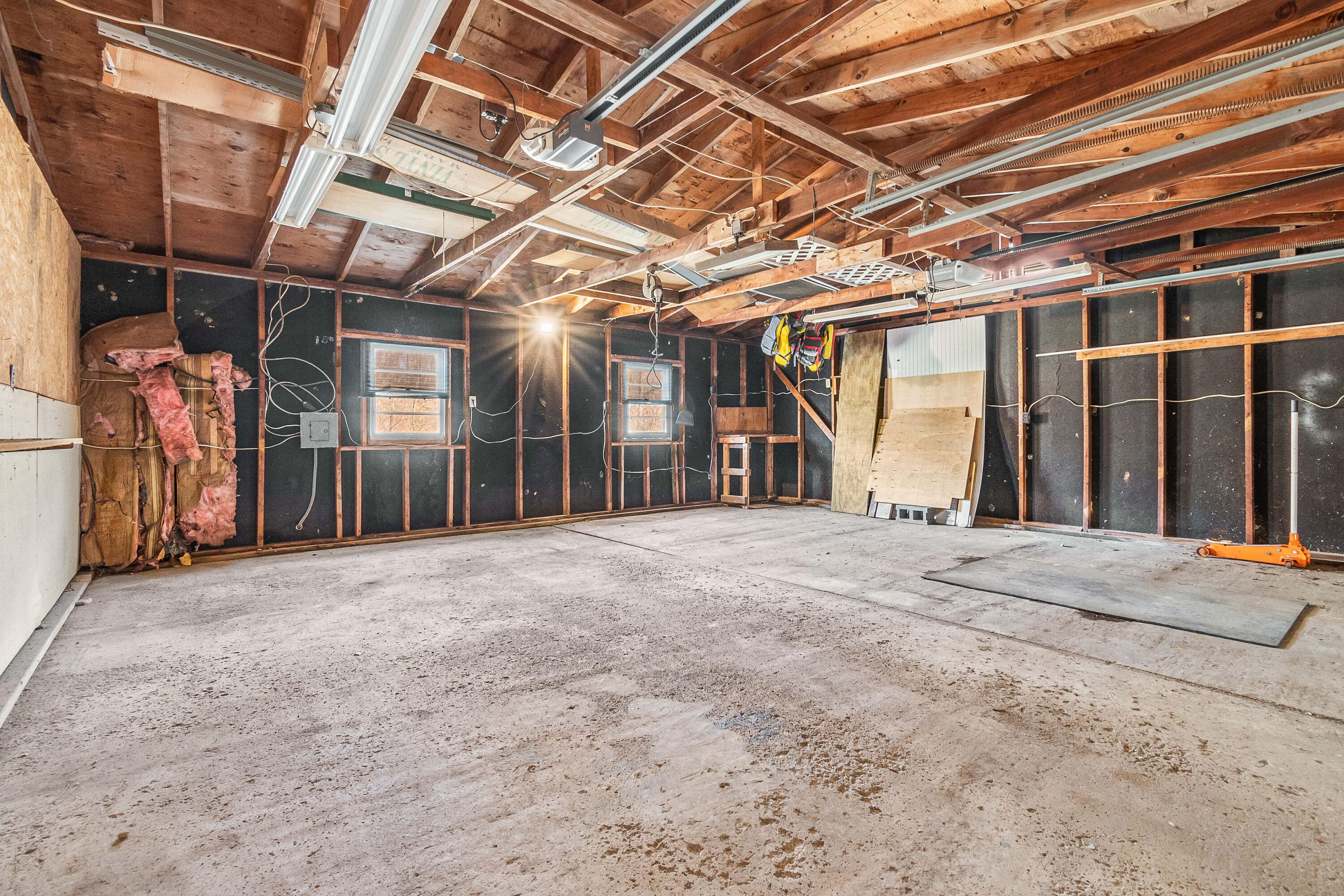 2275 Oakwood Drive