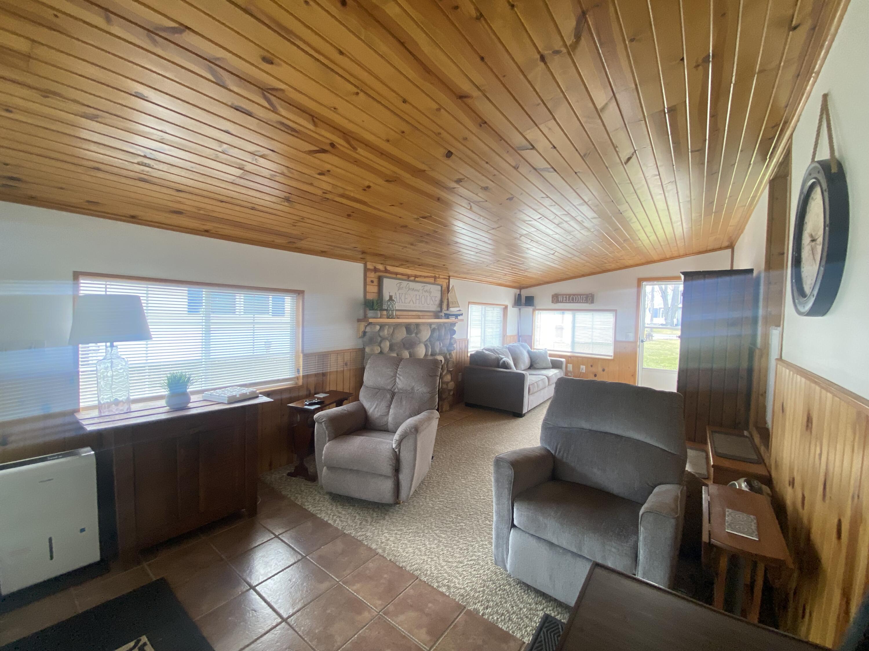 548 Willow Drive