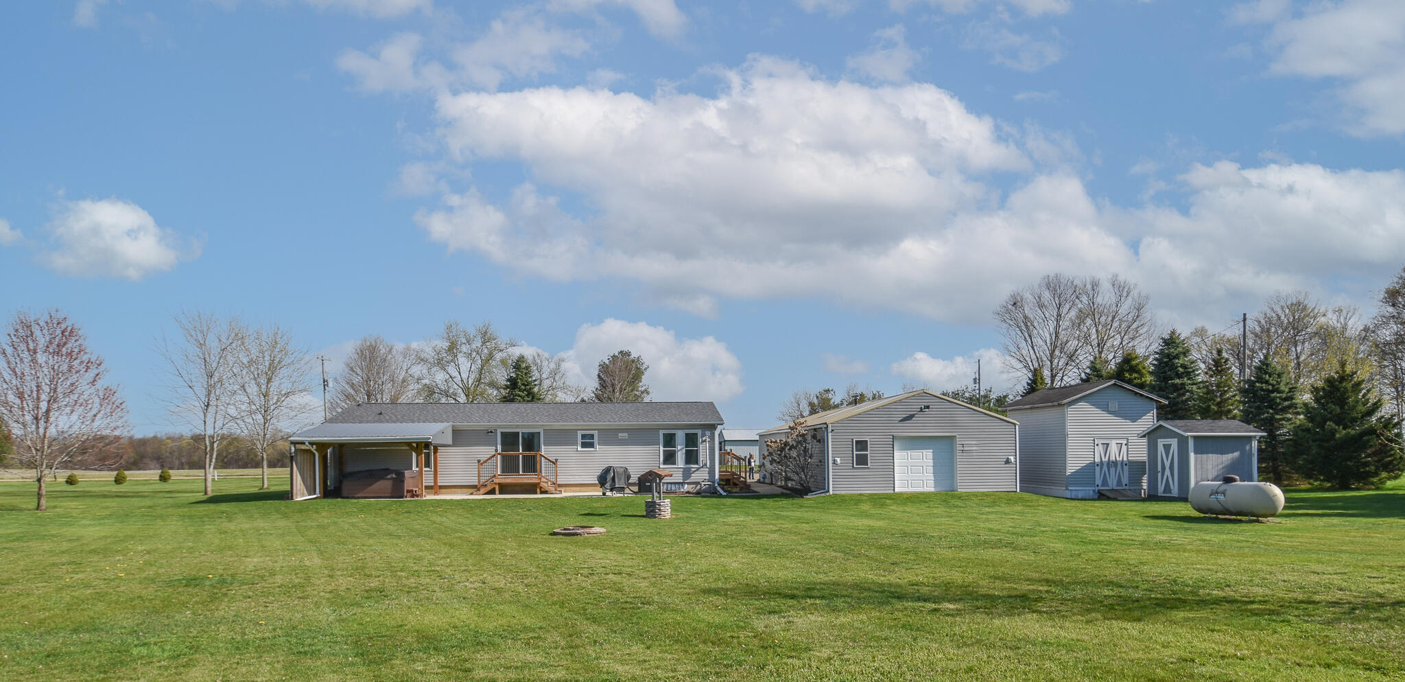947 E Girard Road