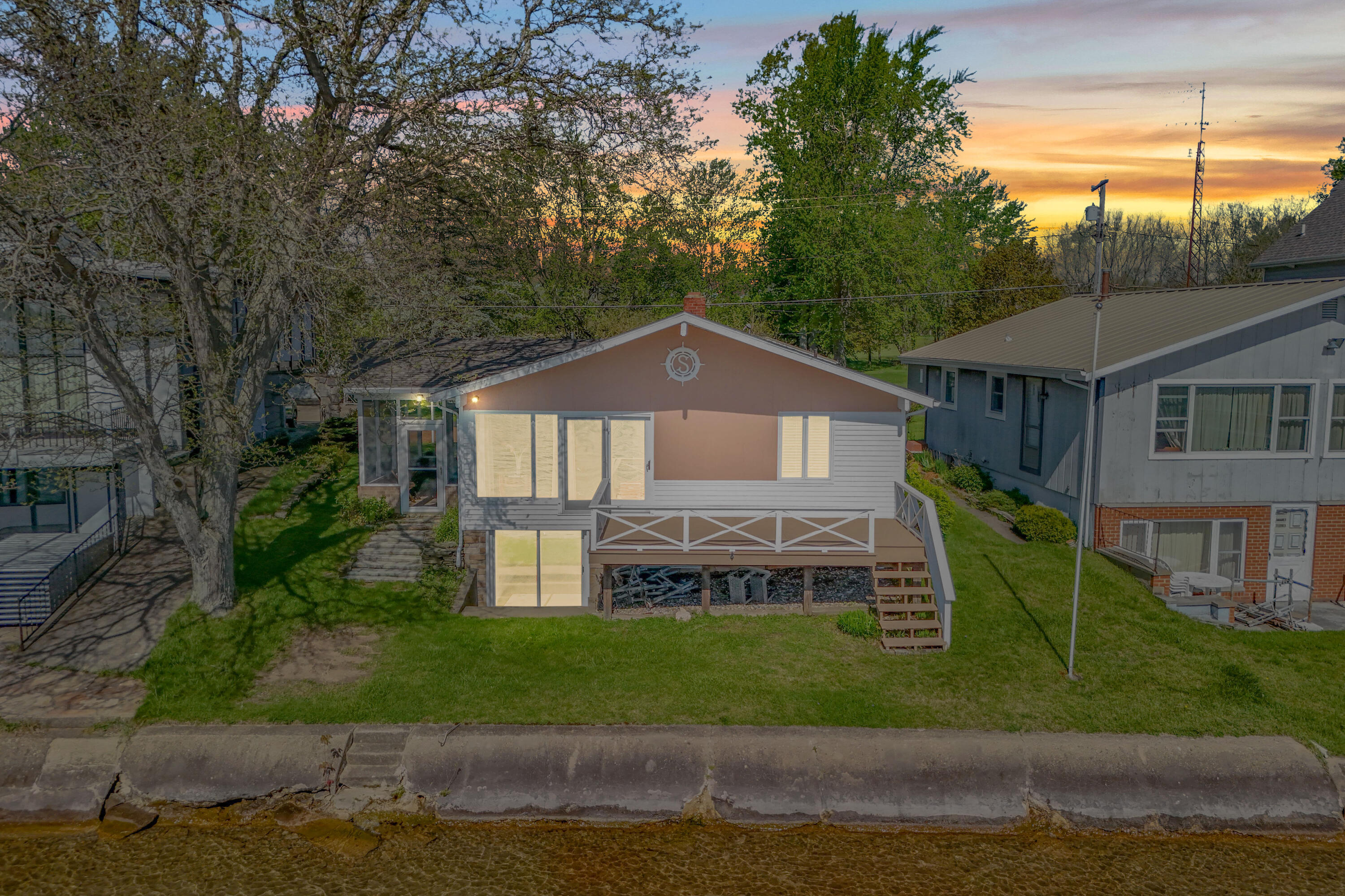 575 Pearl Beach Dr.
