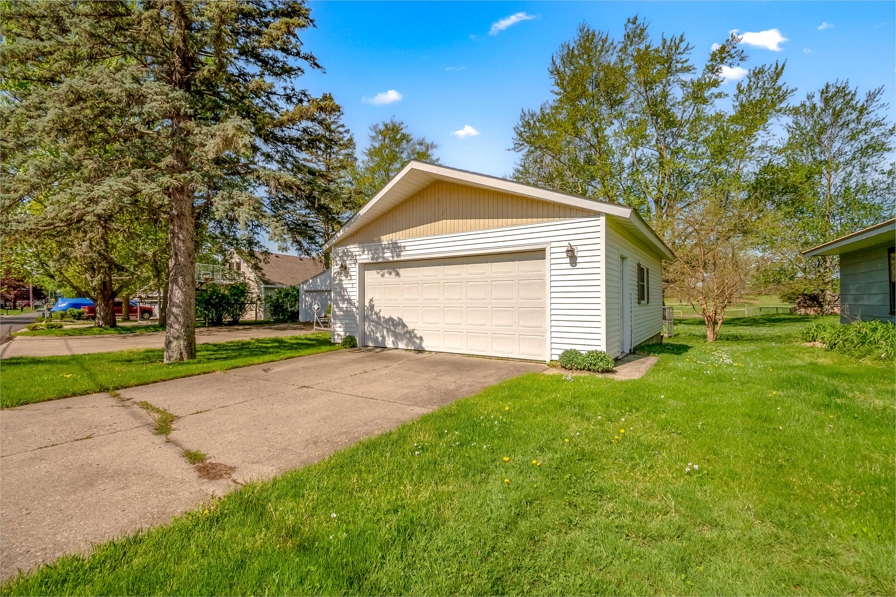 575 Pearl Beach Dr.