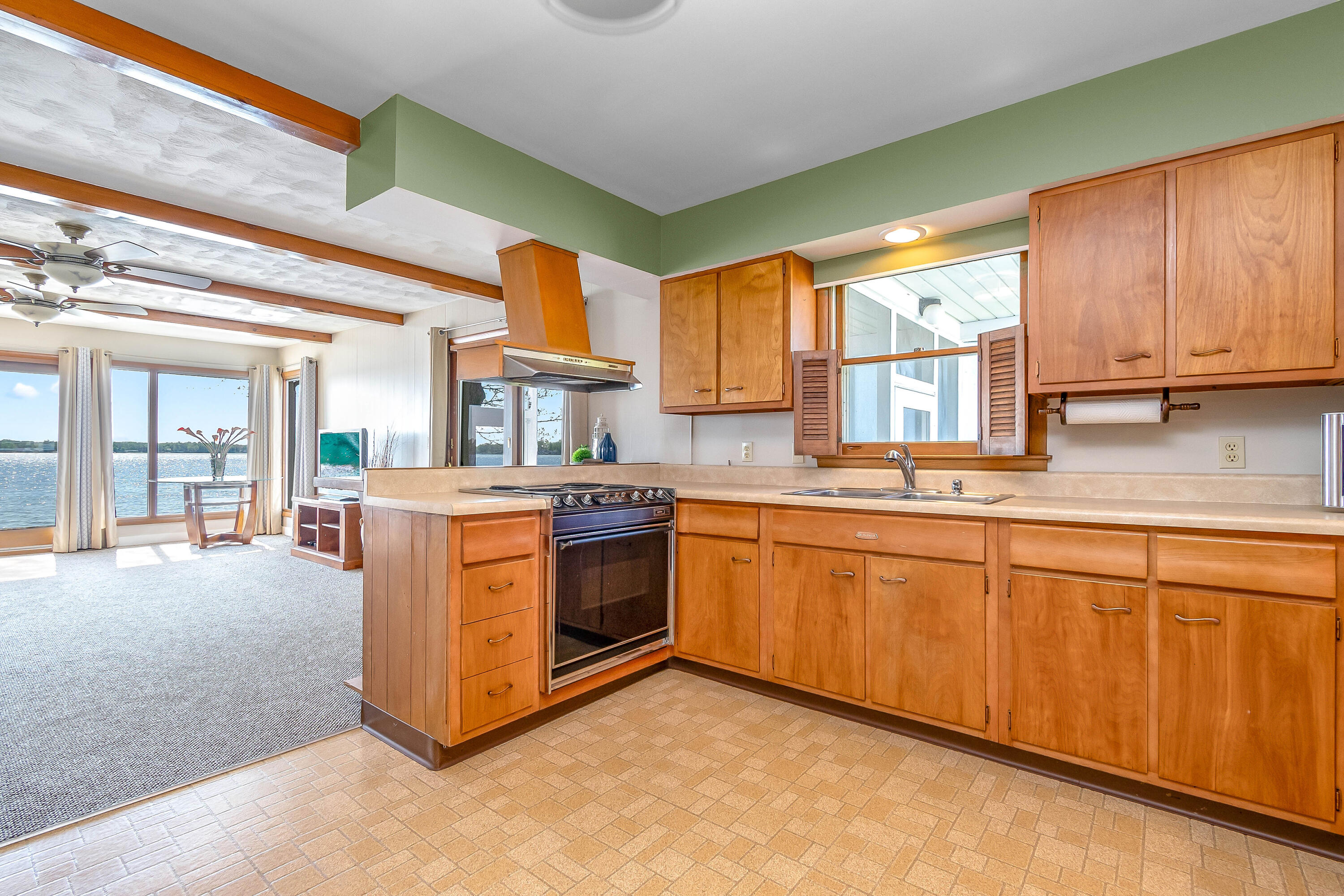 575 Pearl Beach Dr.