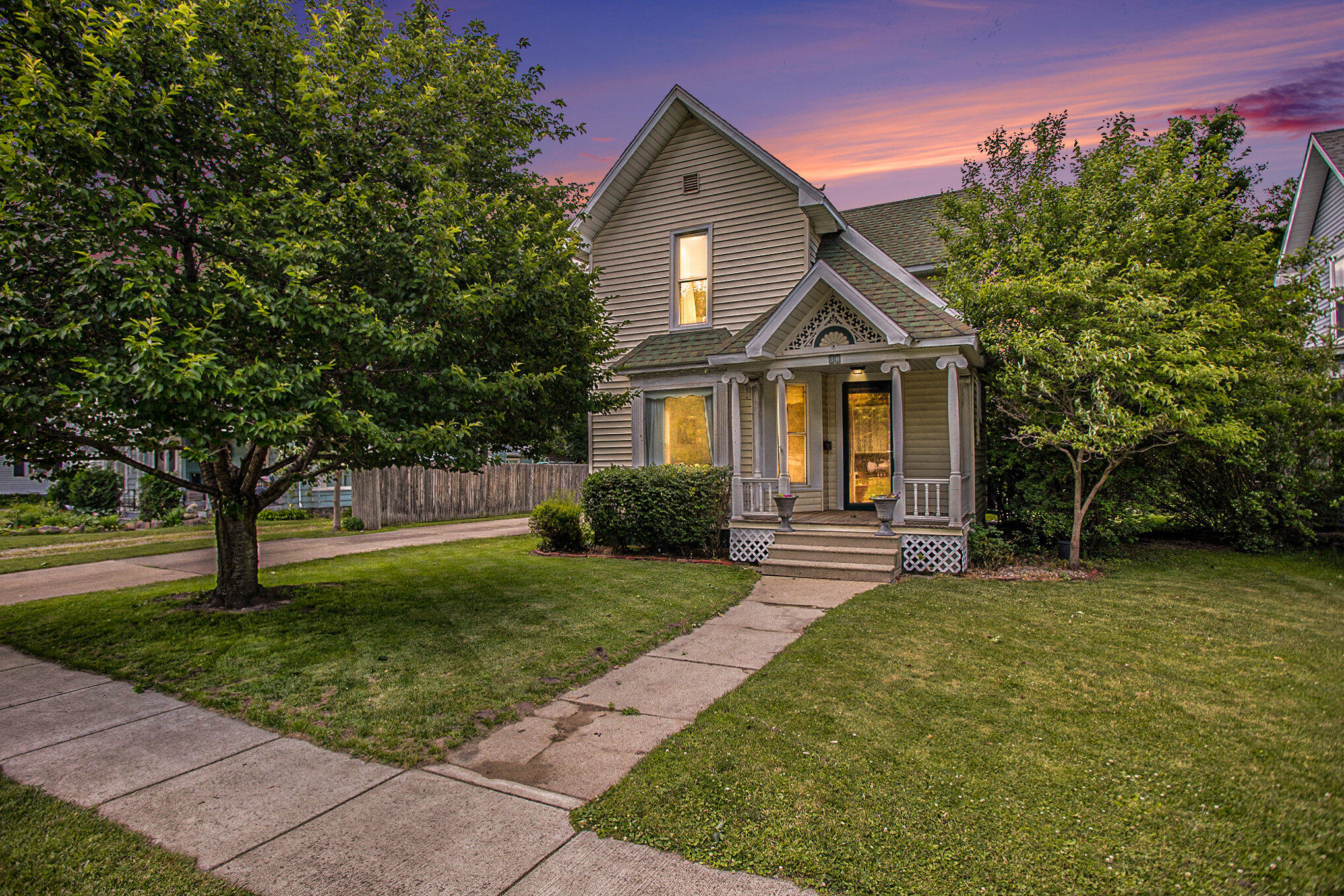 30 W Pierce St. Street