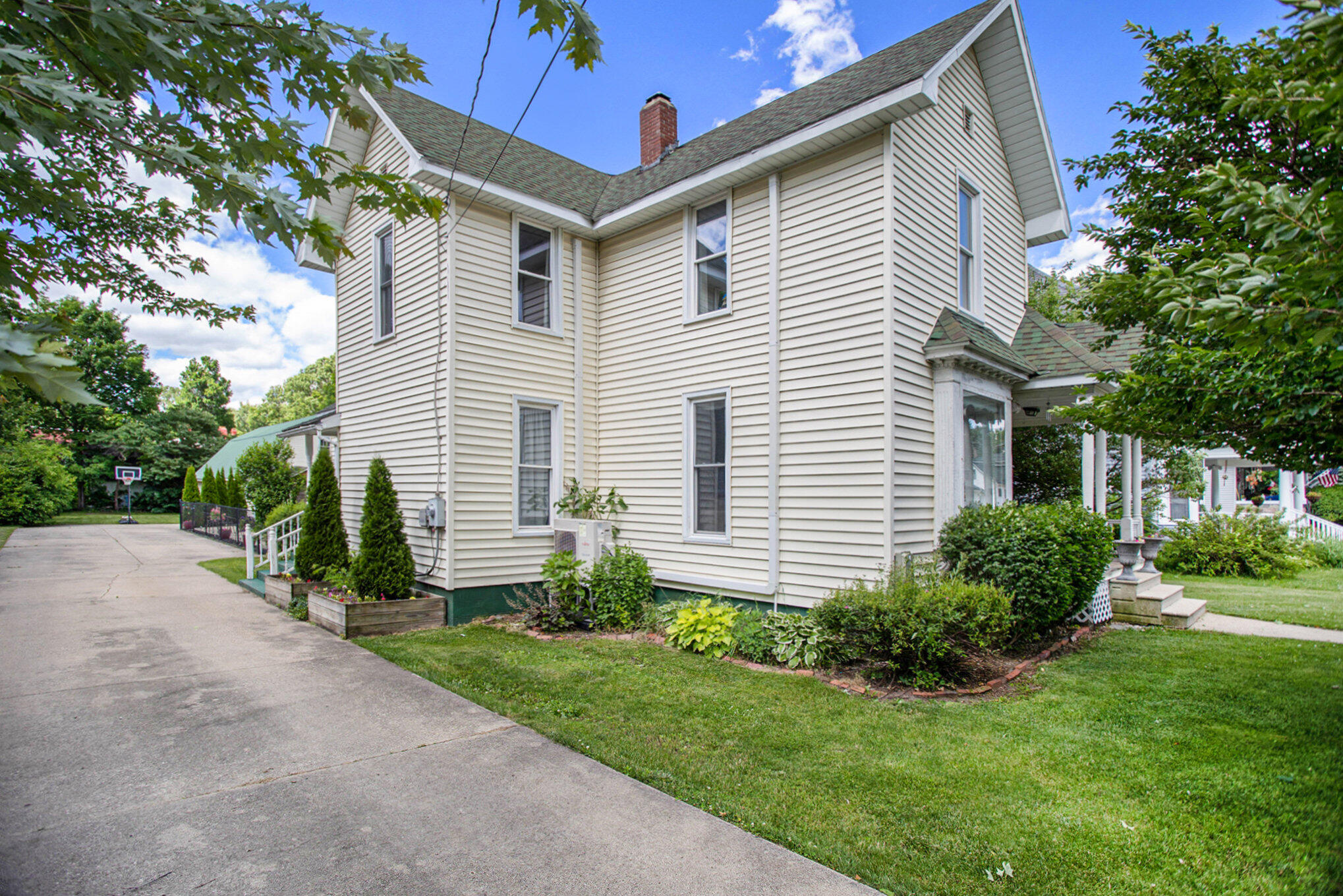 30 W Pierce St. Street
