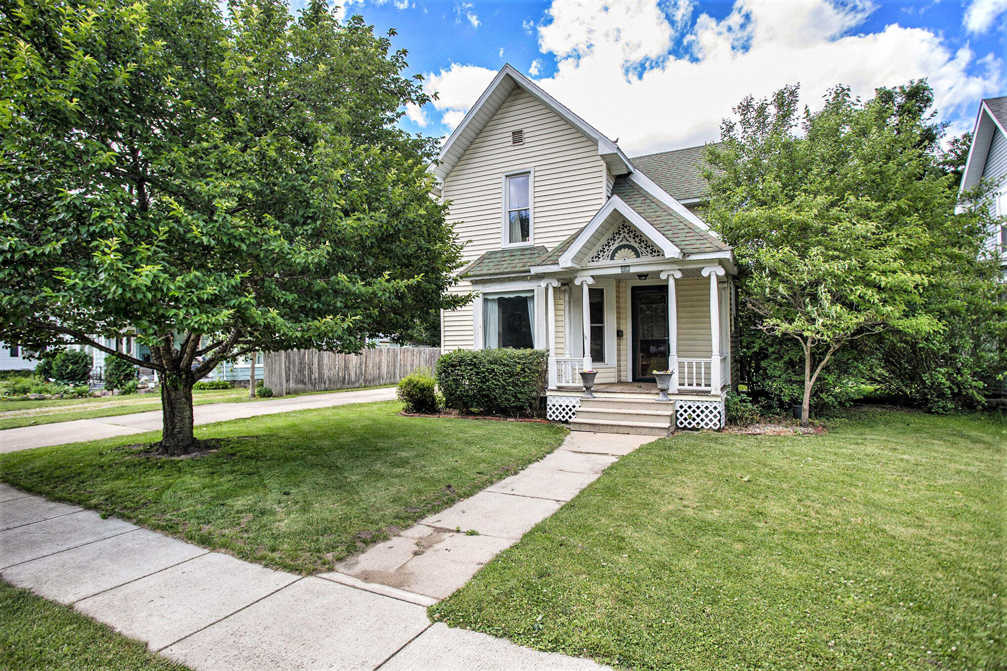 30 W Pierce St. Street