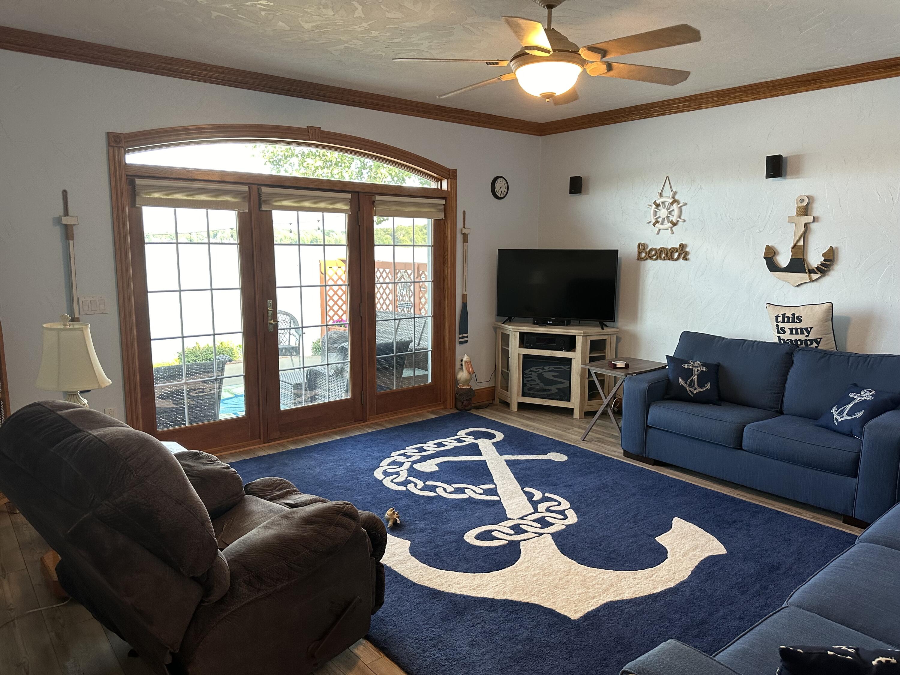 125 Lakeside Drive