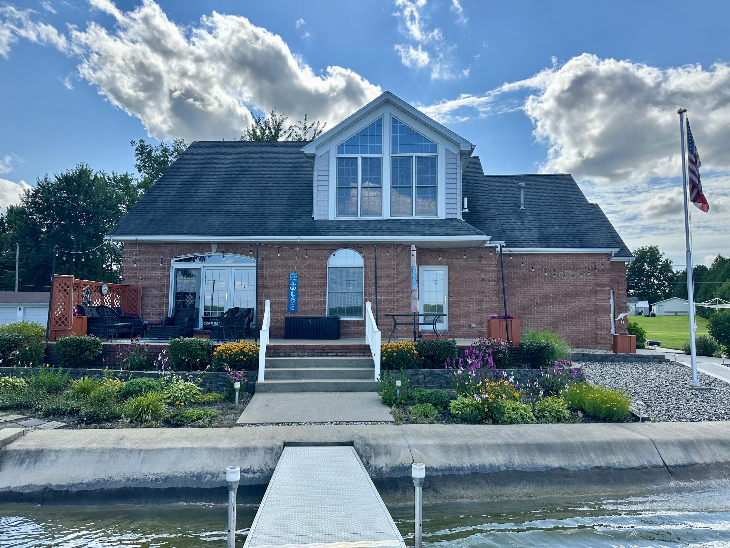 125 Lakeside Drive