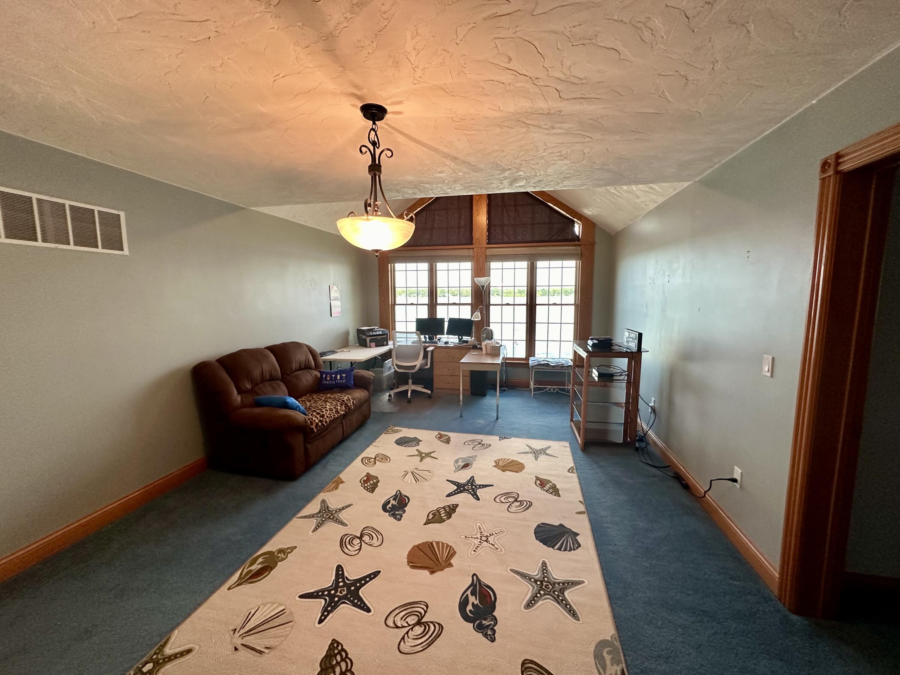 125 Lakeside Drive