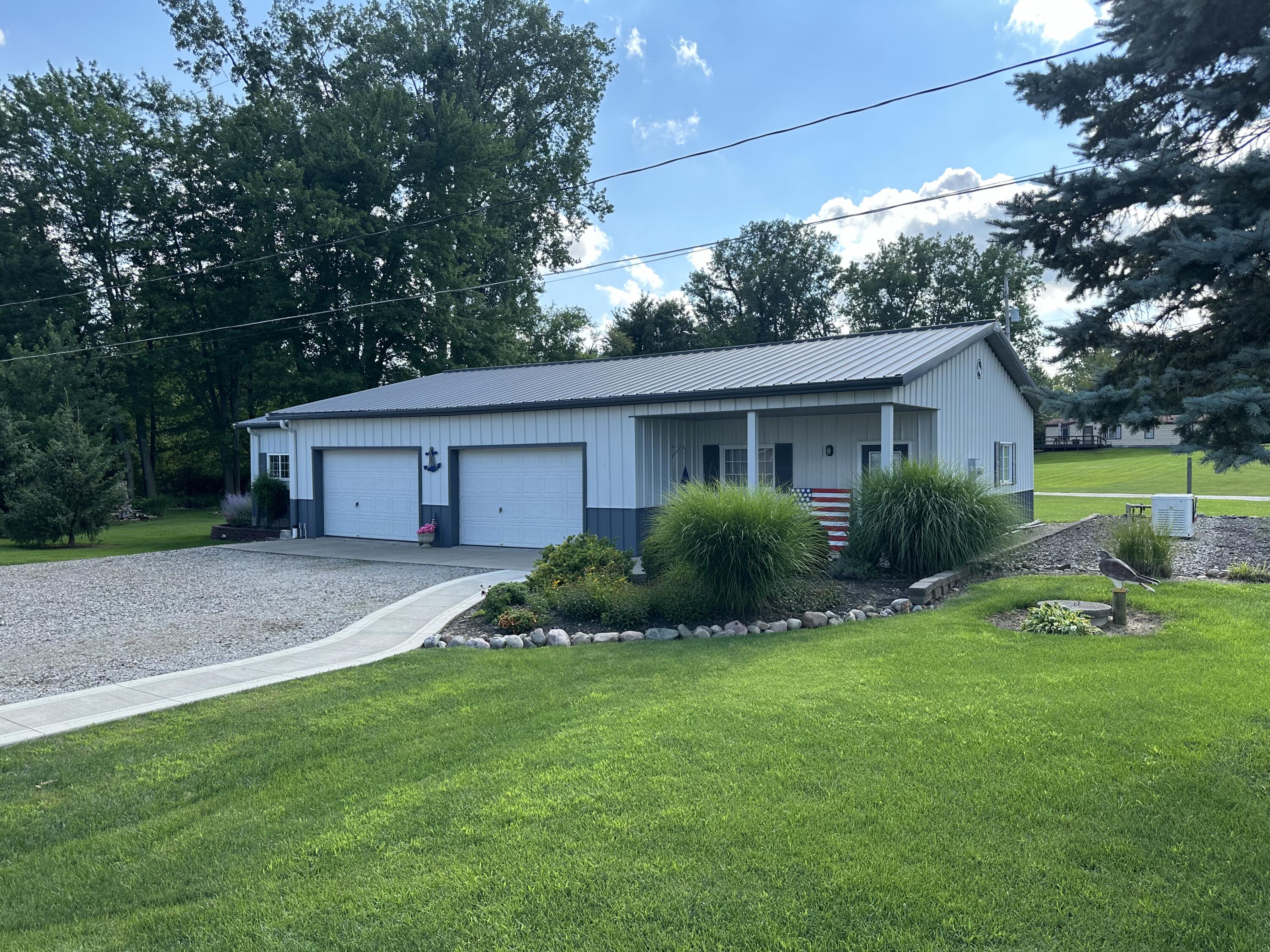 125 Lakeside Drive