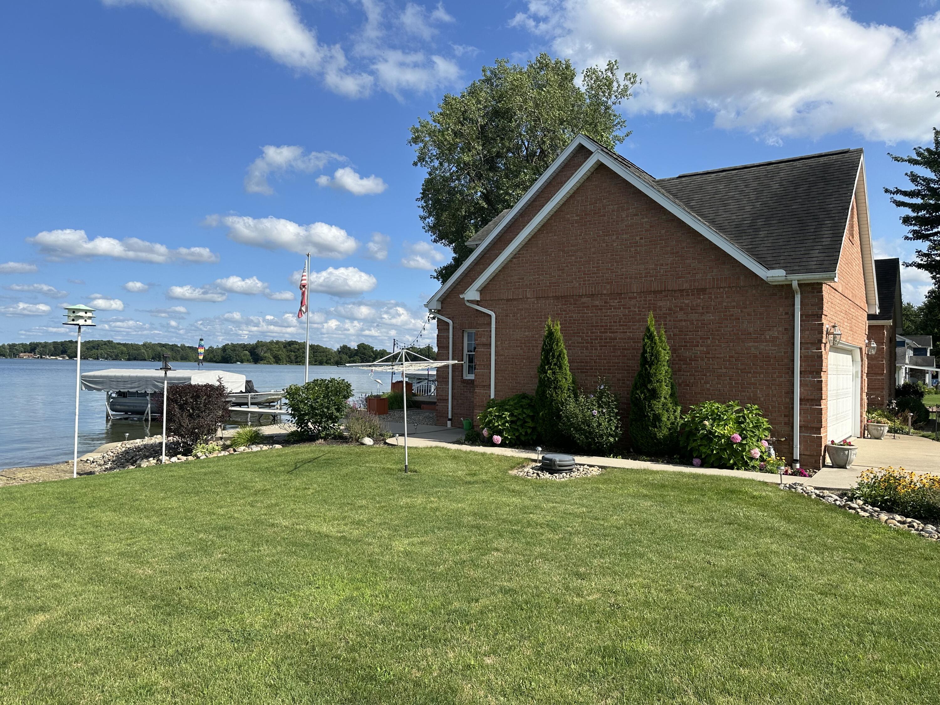 125 Lakeside Drive