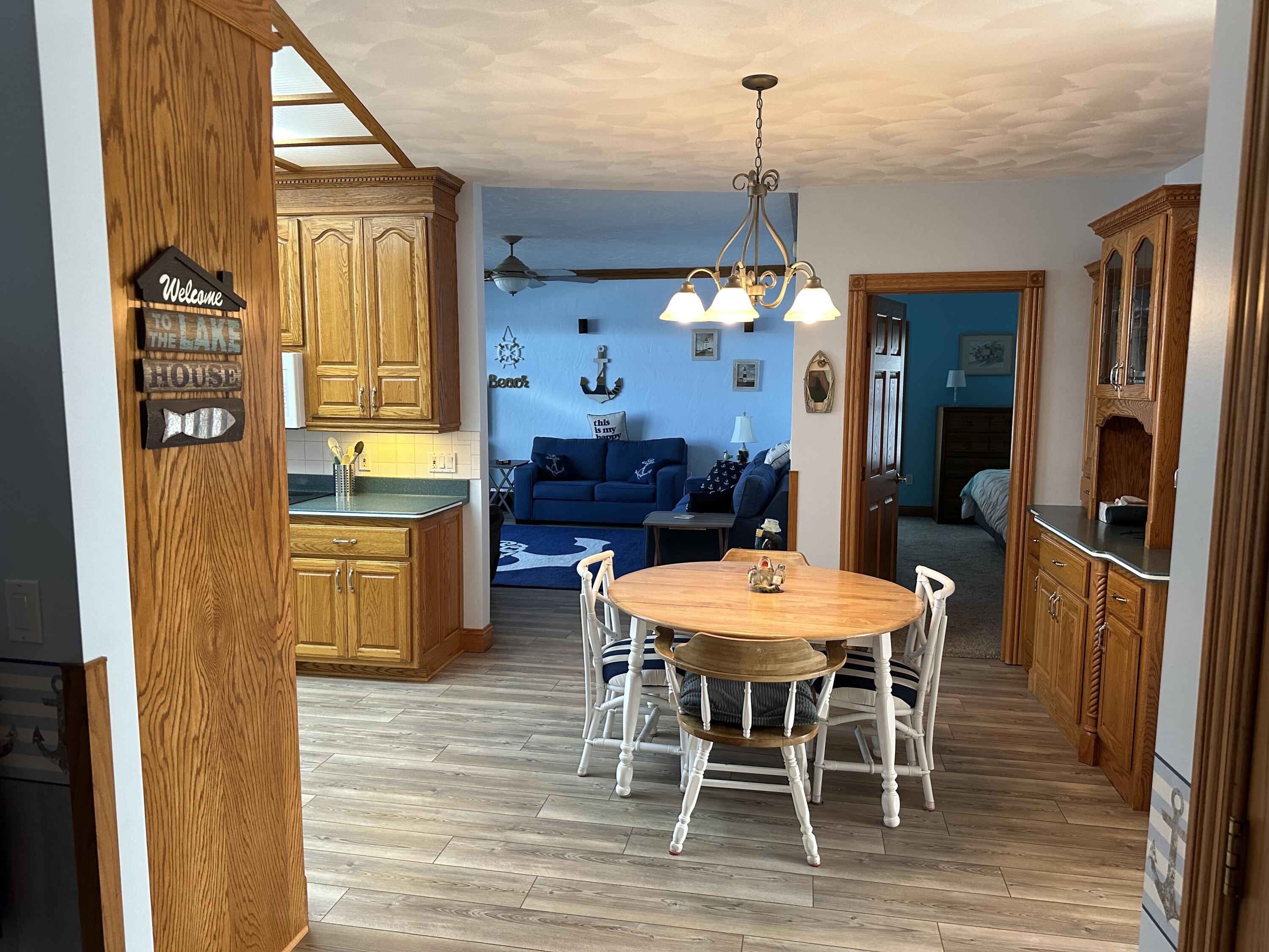 125 Lakeside Drive
