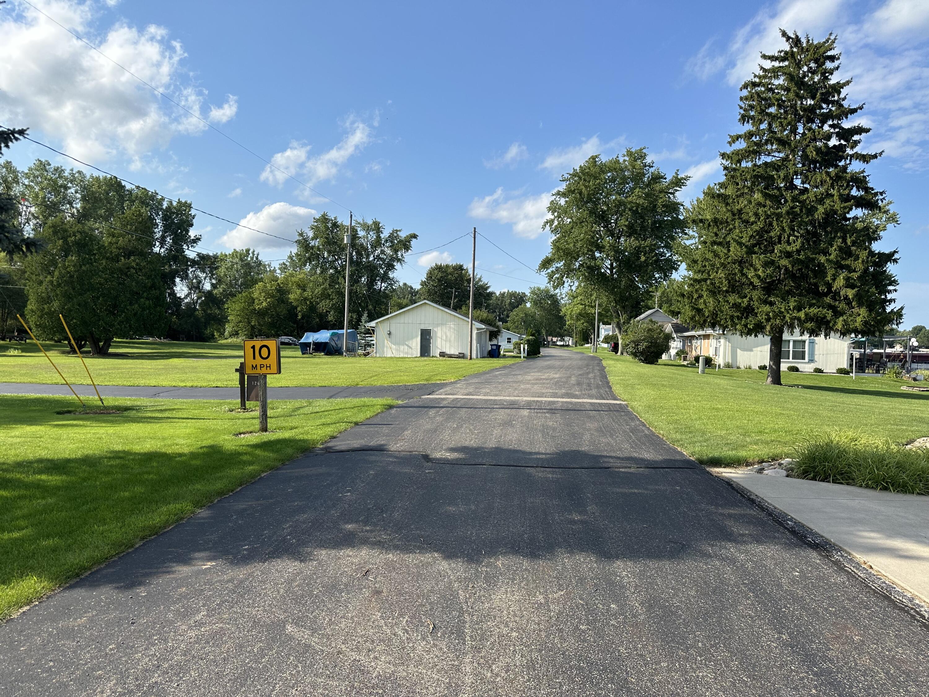 125 Lakeside Drive