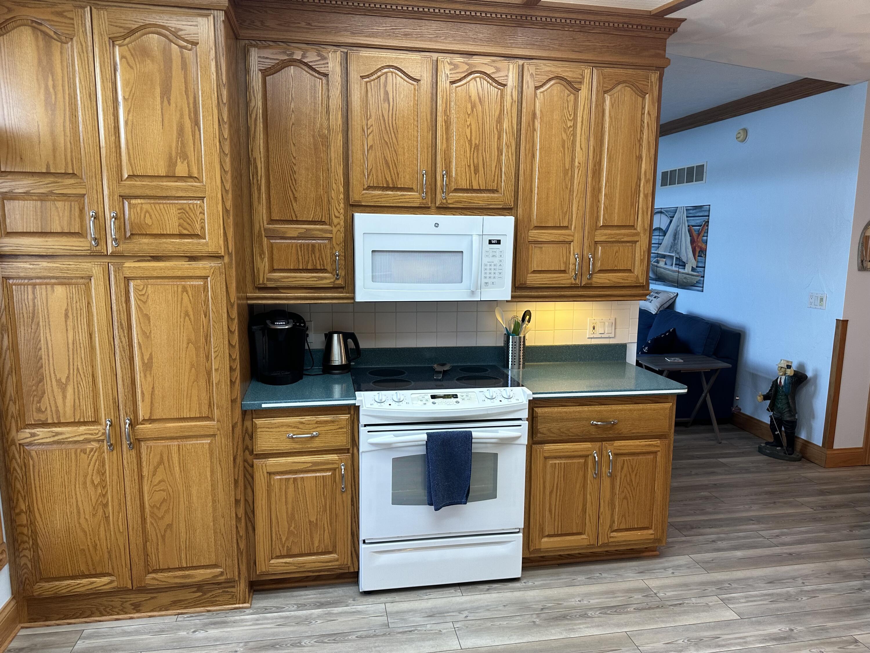 125 Lakeside Drive