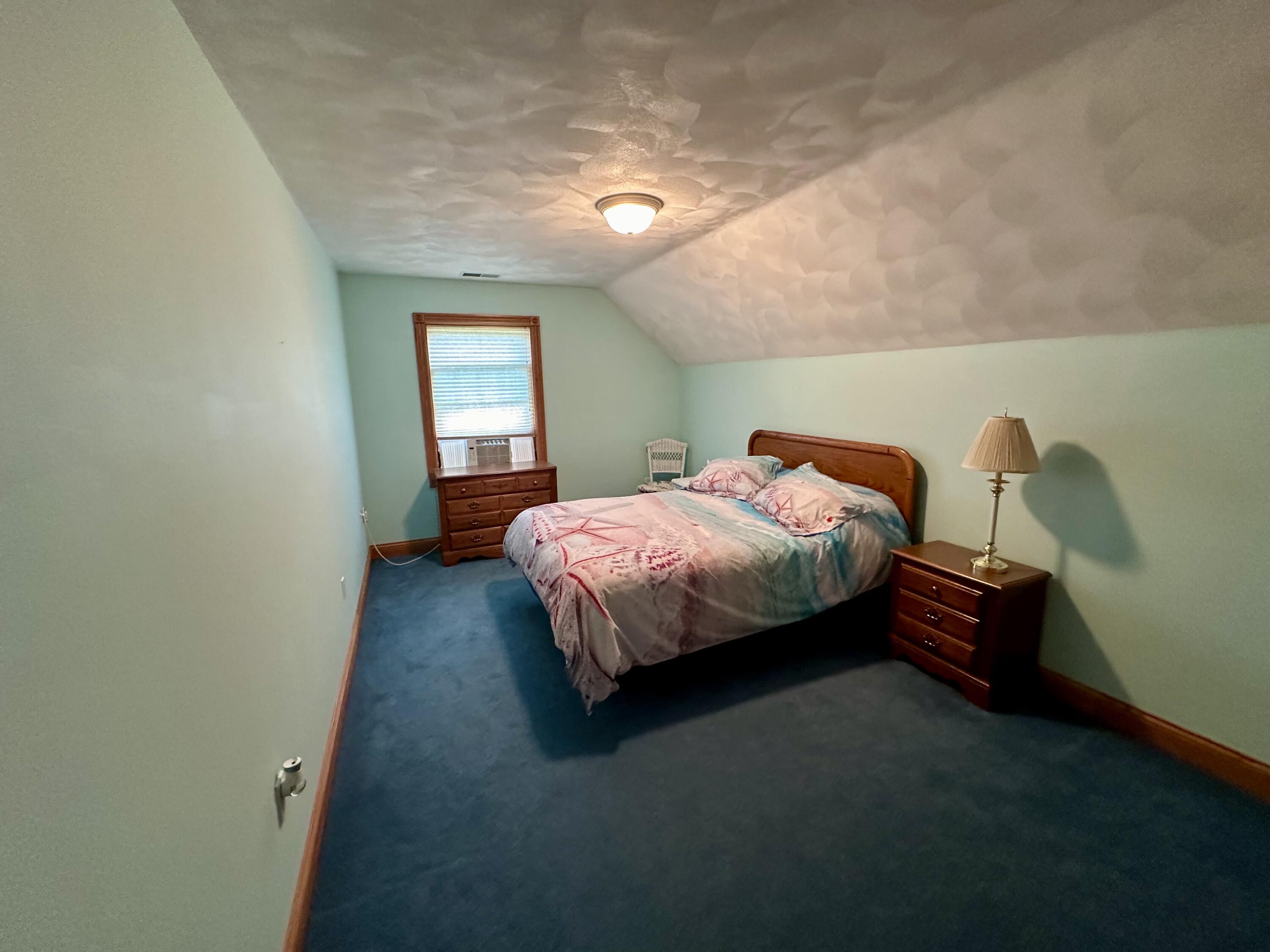 125 Lakeside Drive