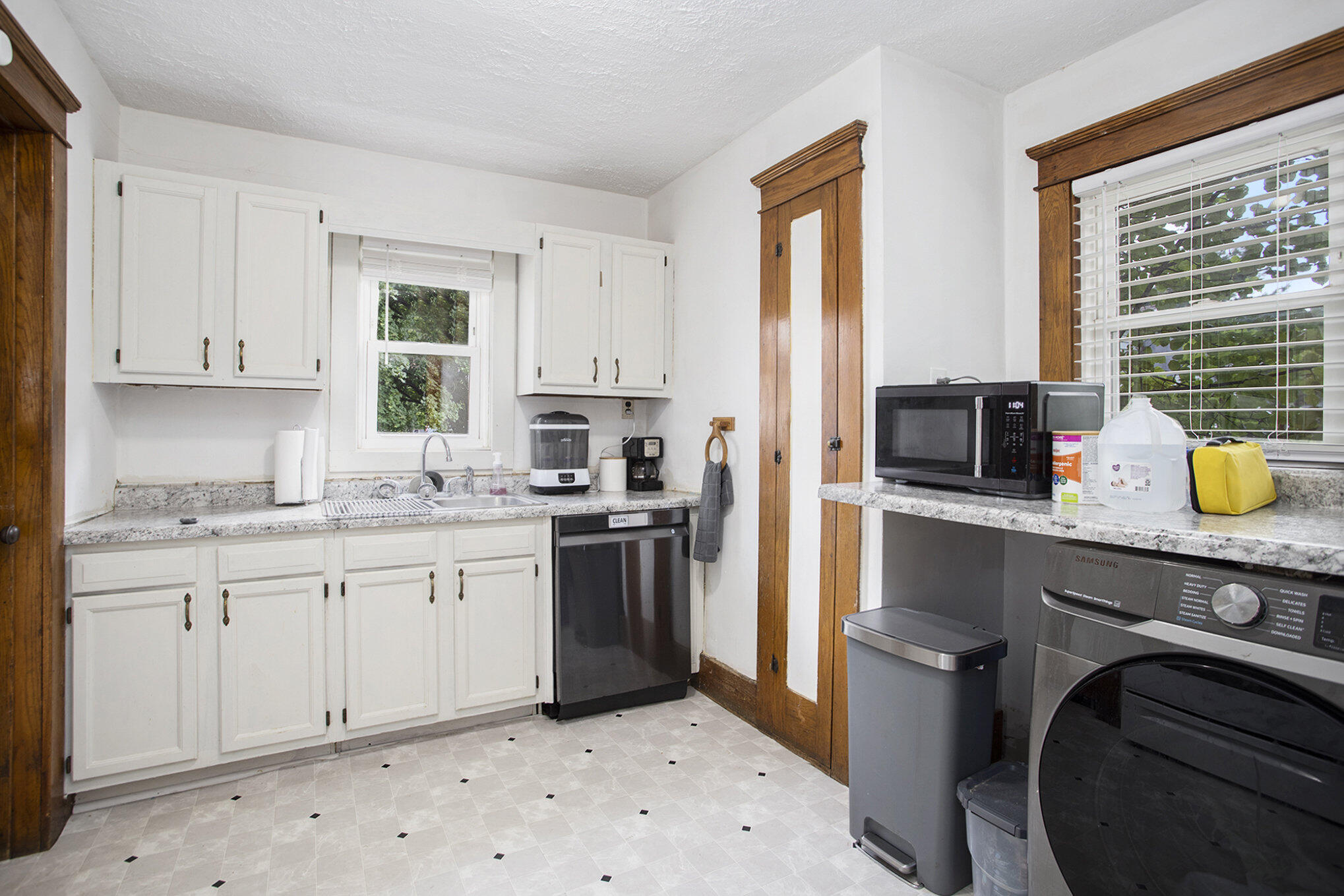 830 W Hanover Street