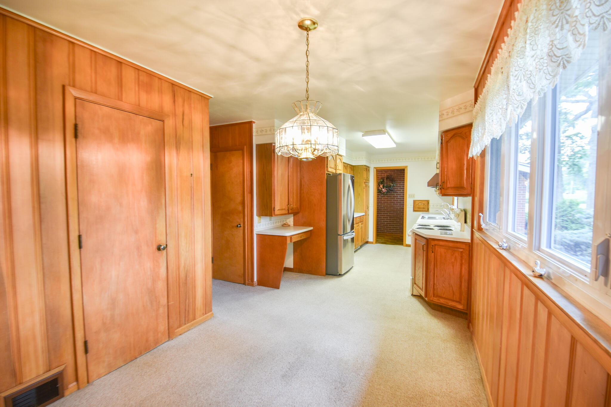 141 W Chicago Road