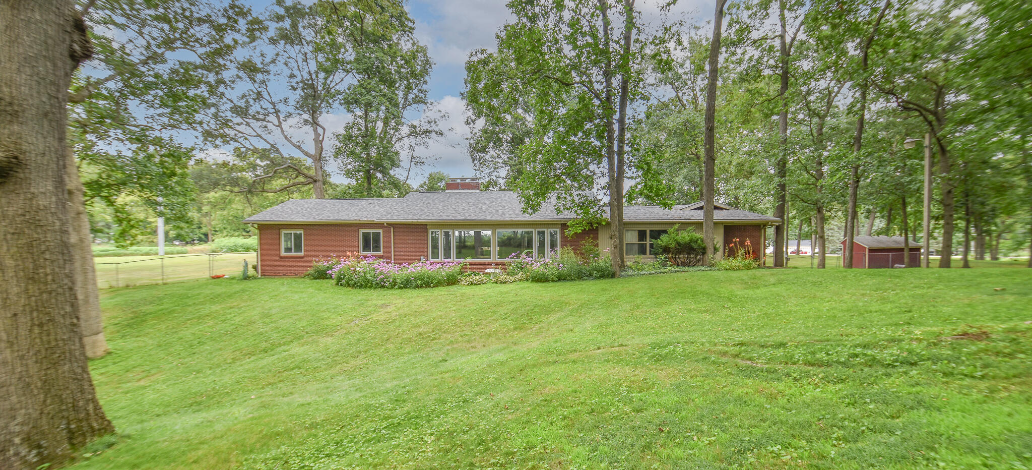 141 W Chicago Road
