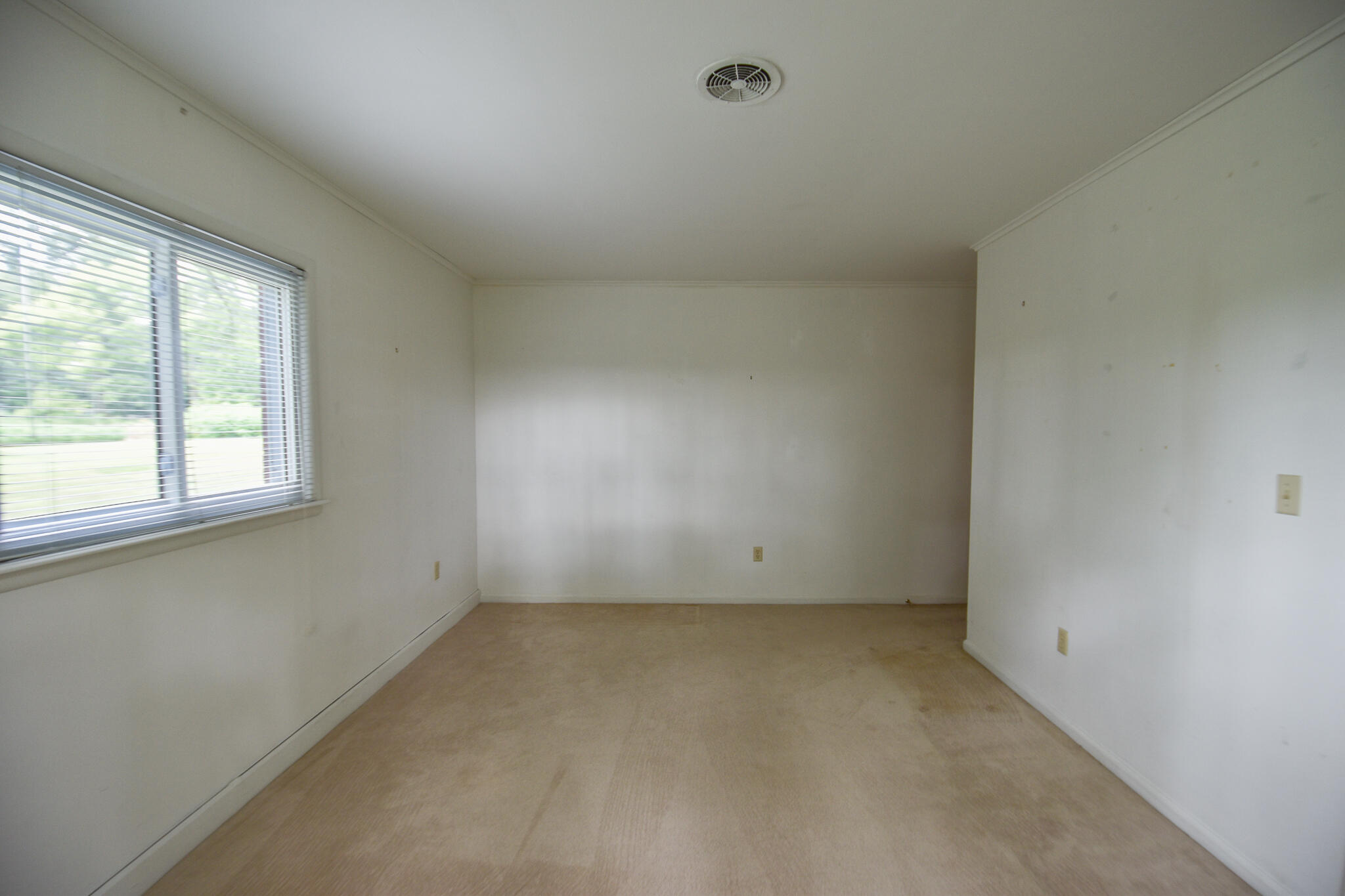141 W Chicago Road