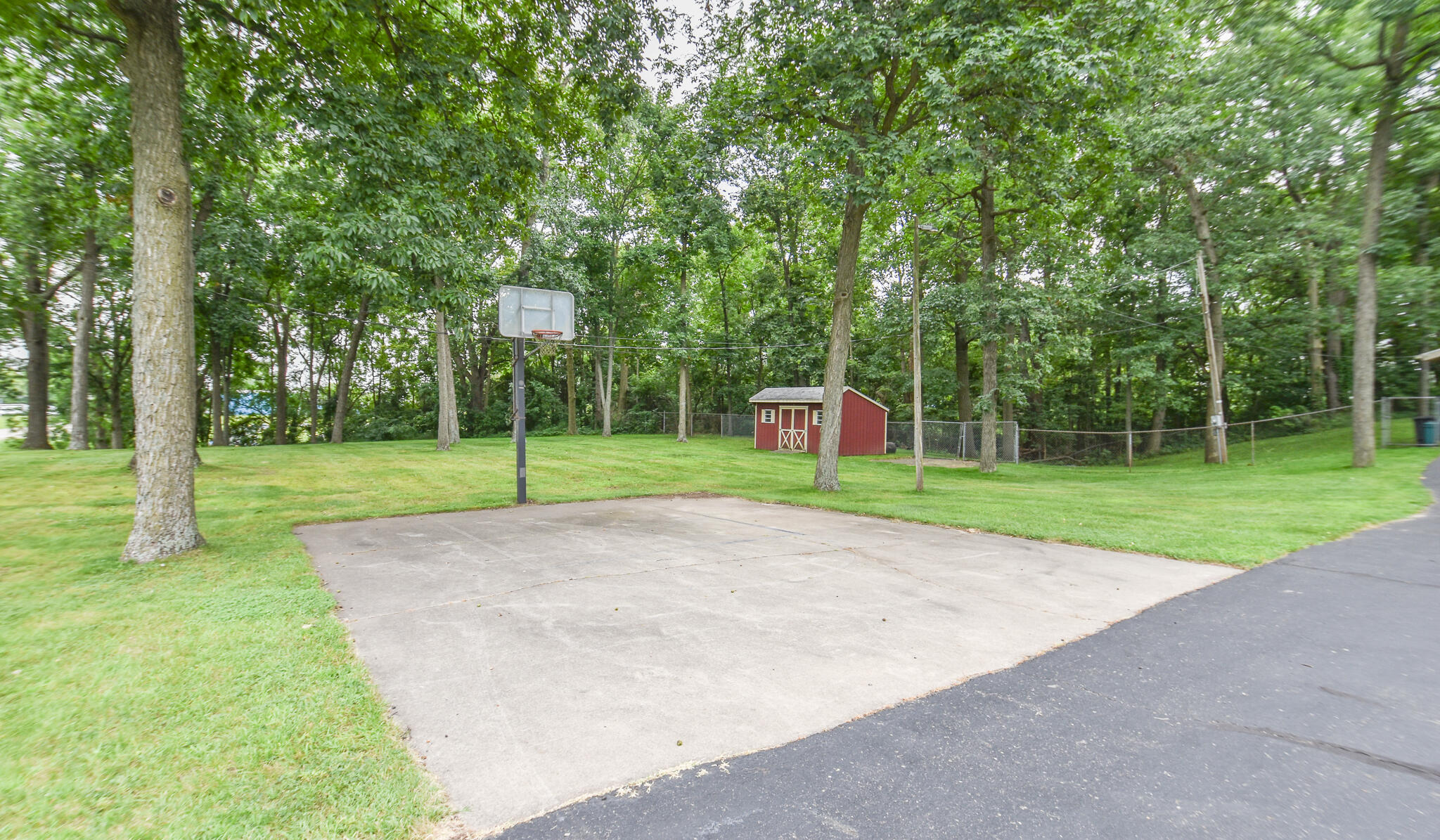 141 W Chicago Road