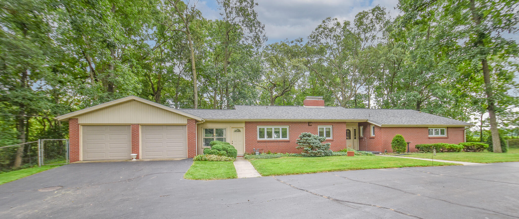 141 W Chicago Road