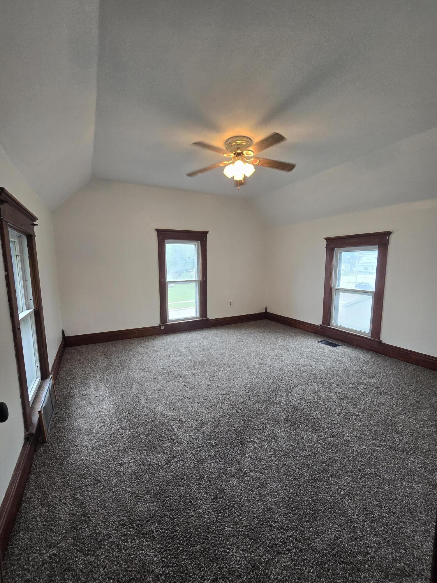 27 E Jefferson Street