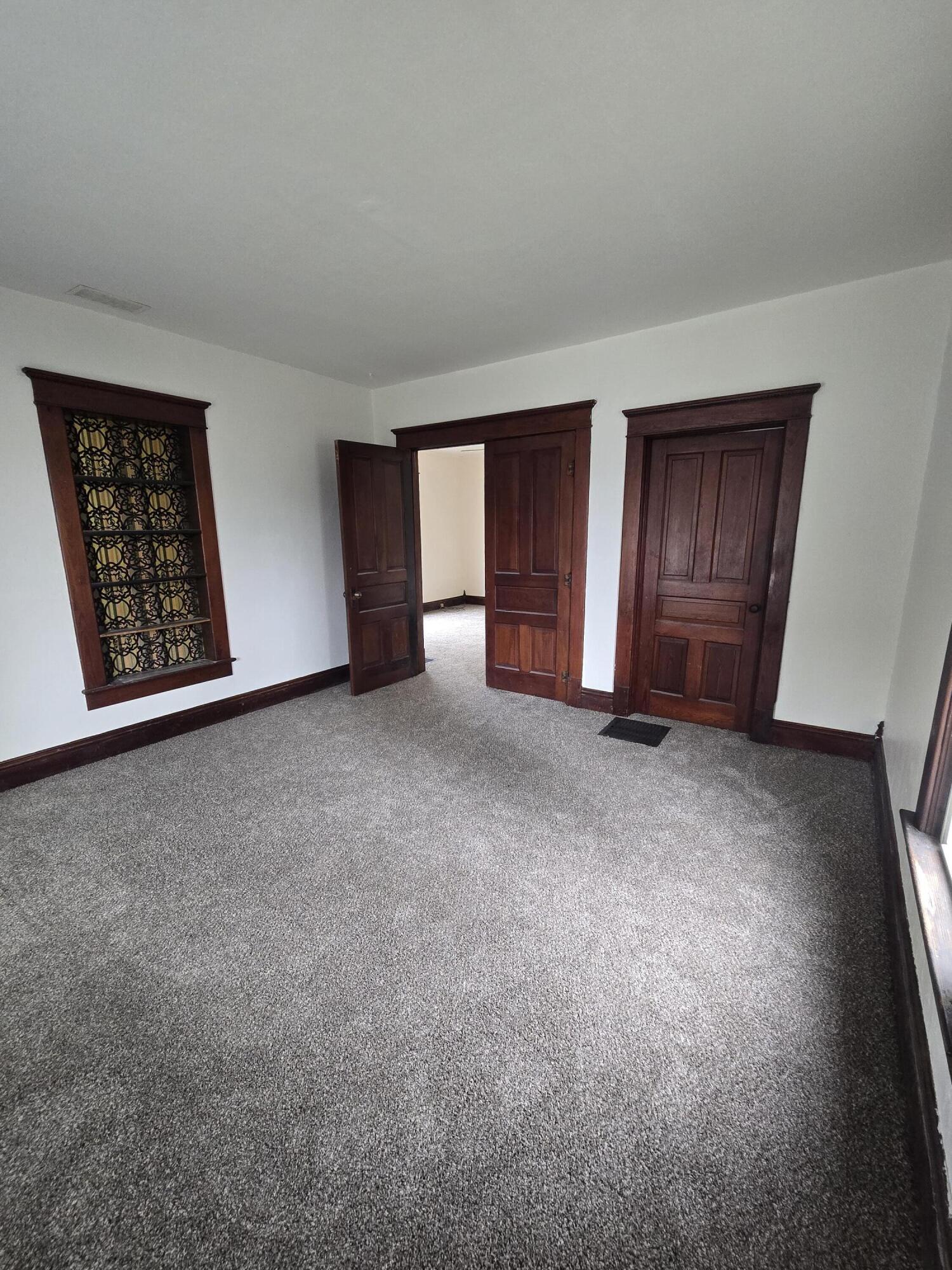 27 E Jefferson Street