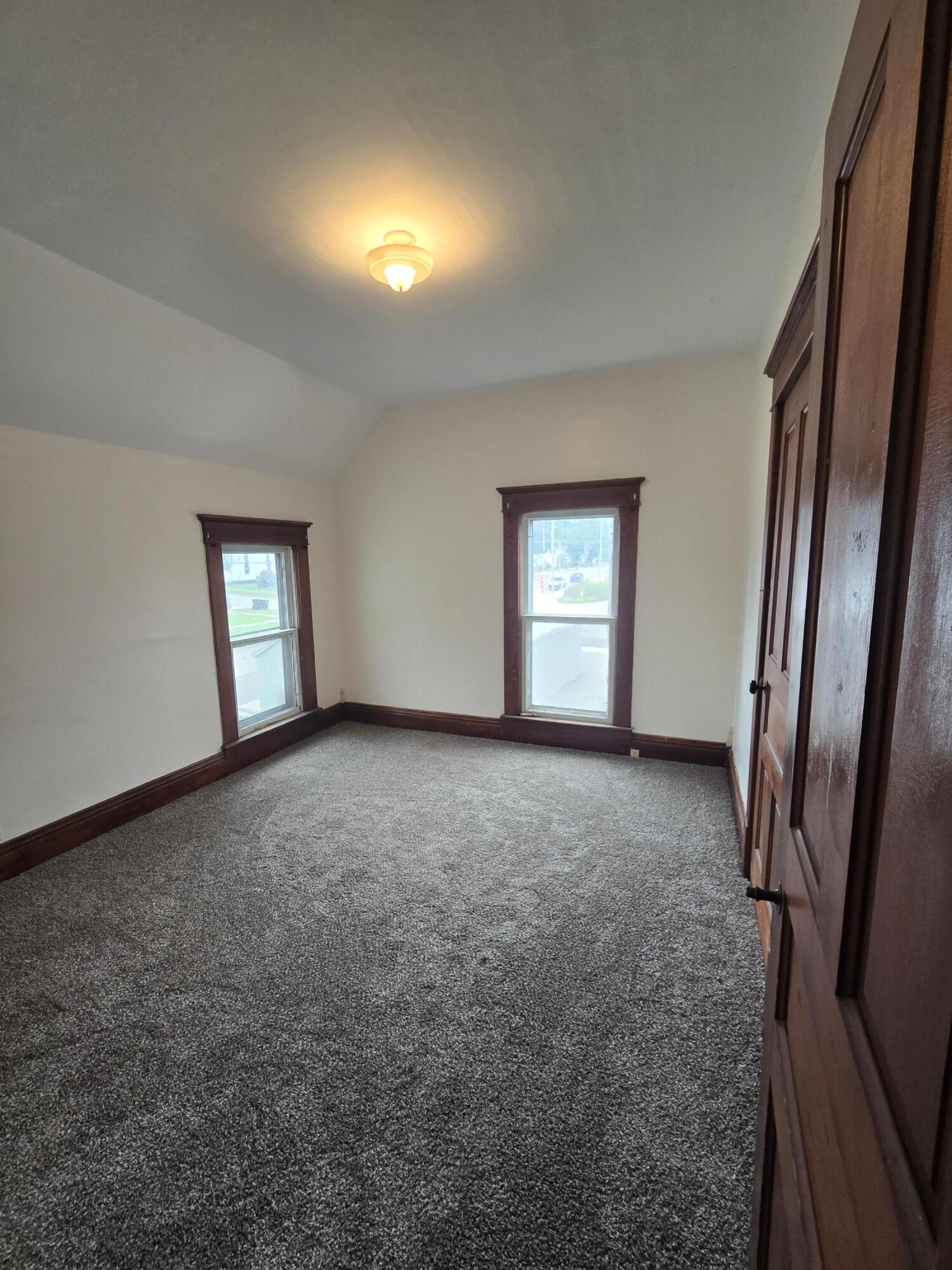 27 E Jefferson Street