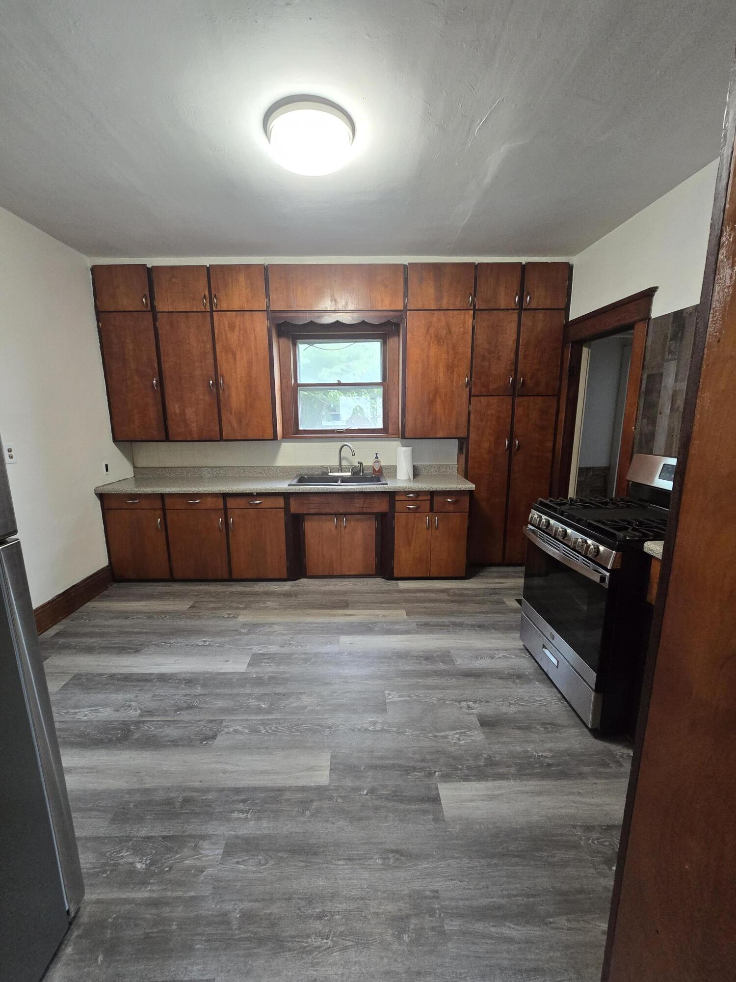 27 E Jefferson Street