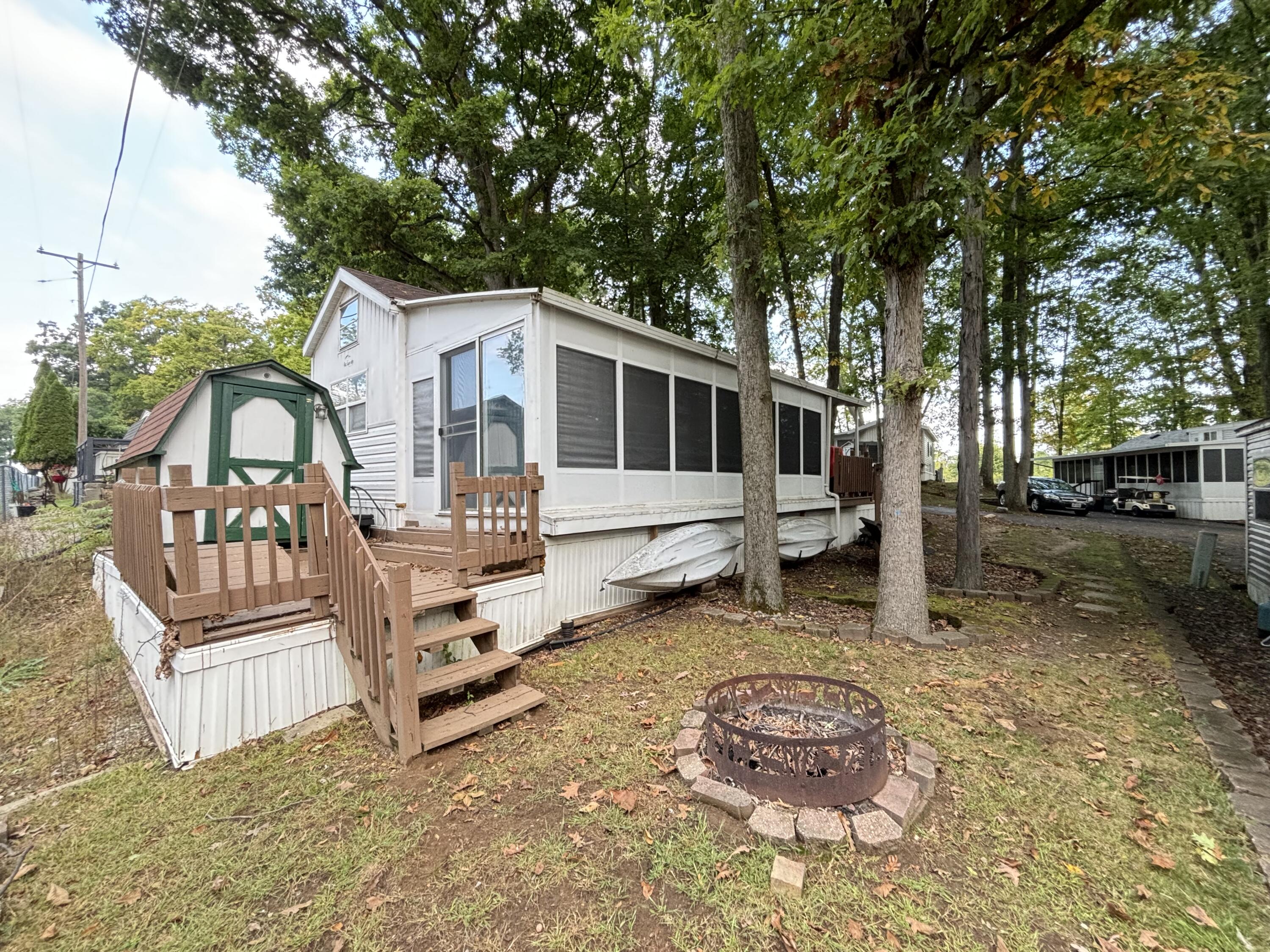 631 Hillview Lane