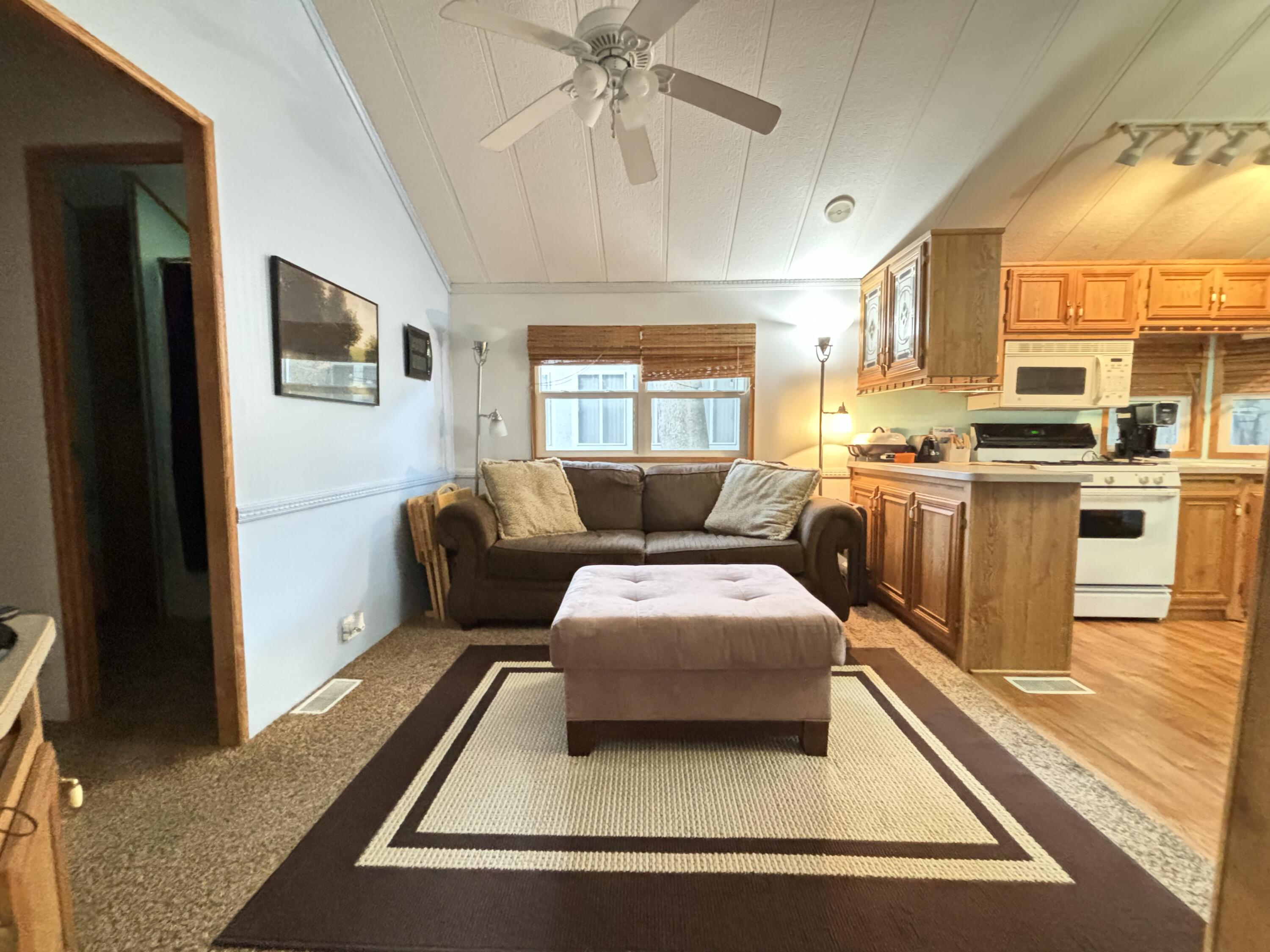 631 Hillview Lane