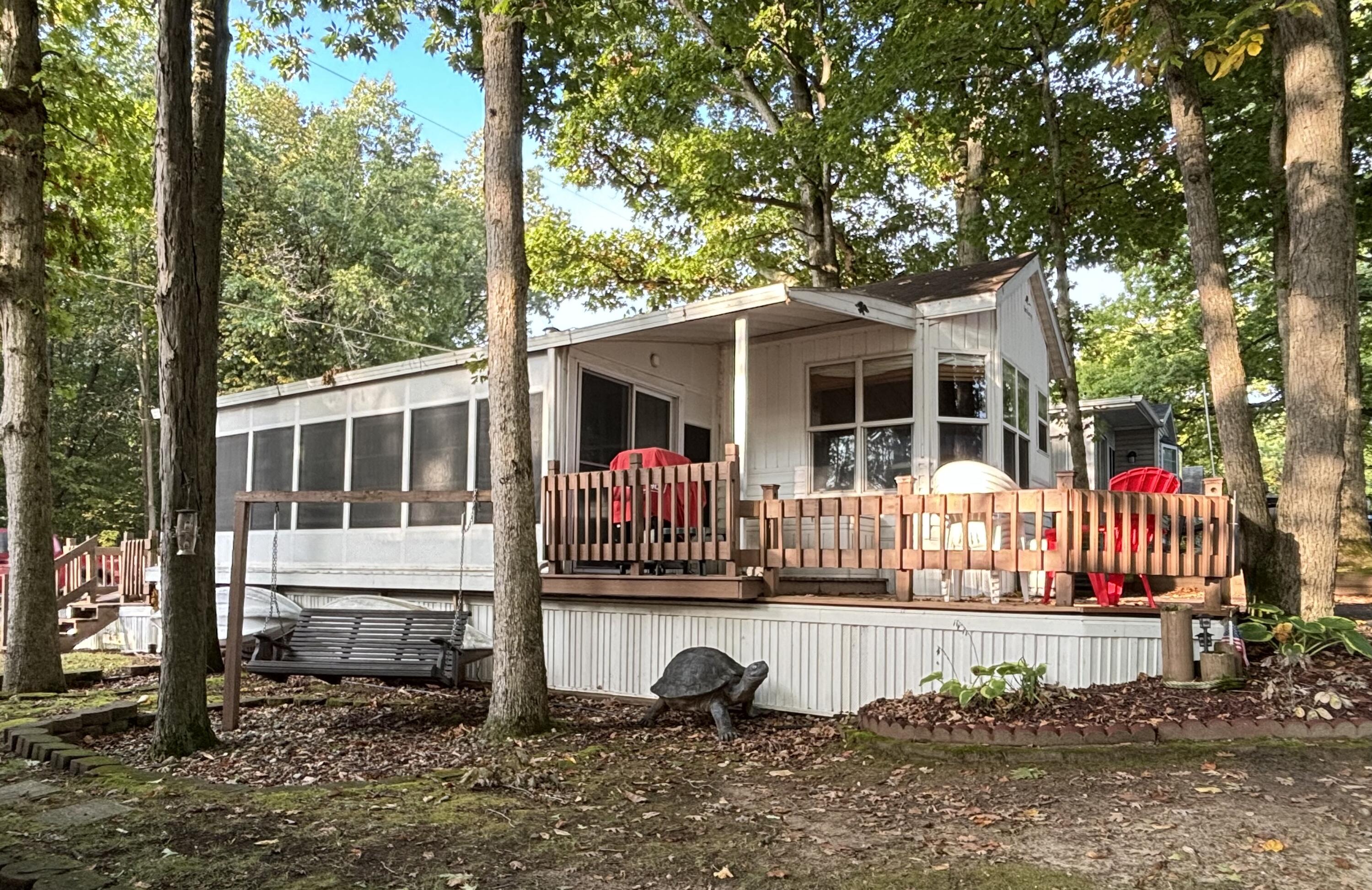 631 Hillview Lane