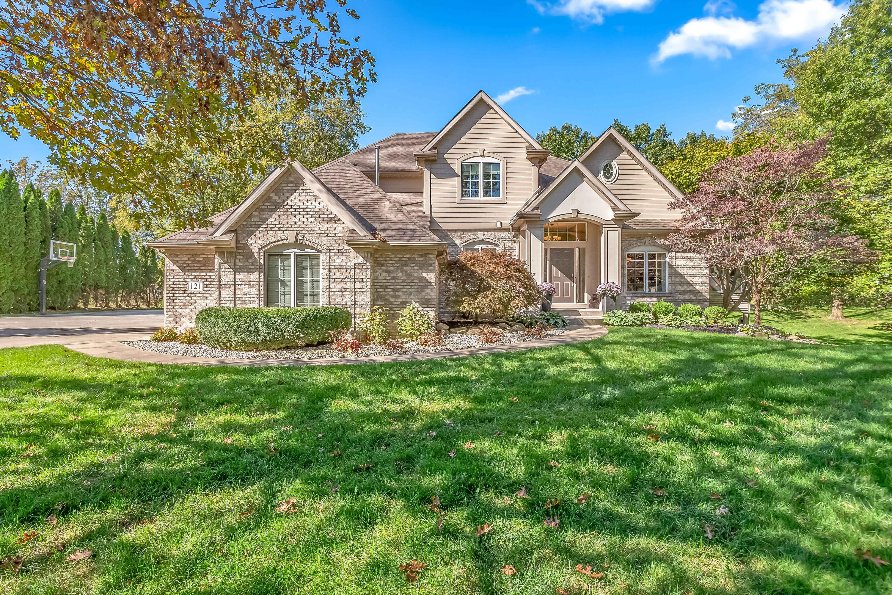 121 Arrowhead Dr.