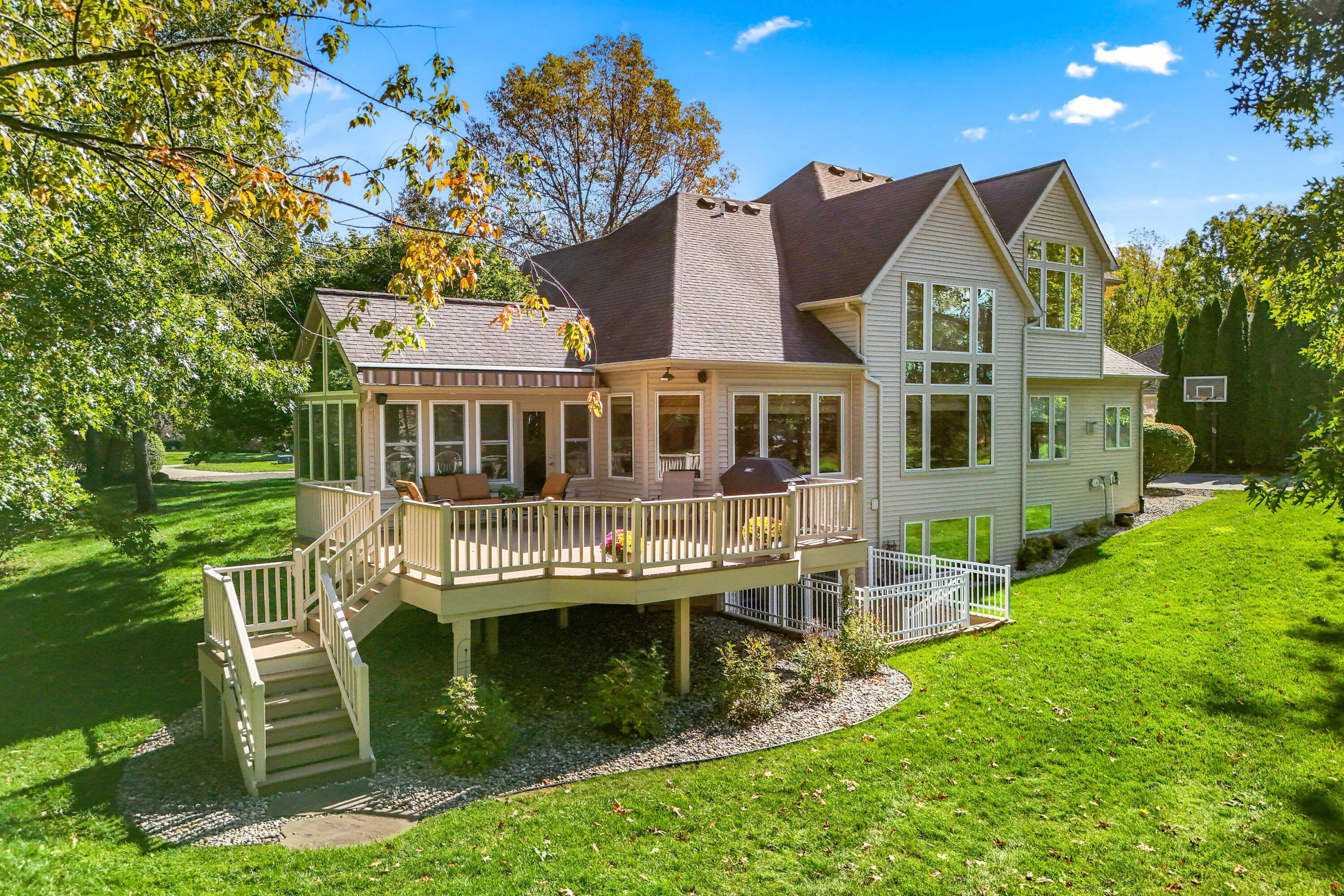 121 Arrowhead Dr.