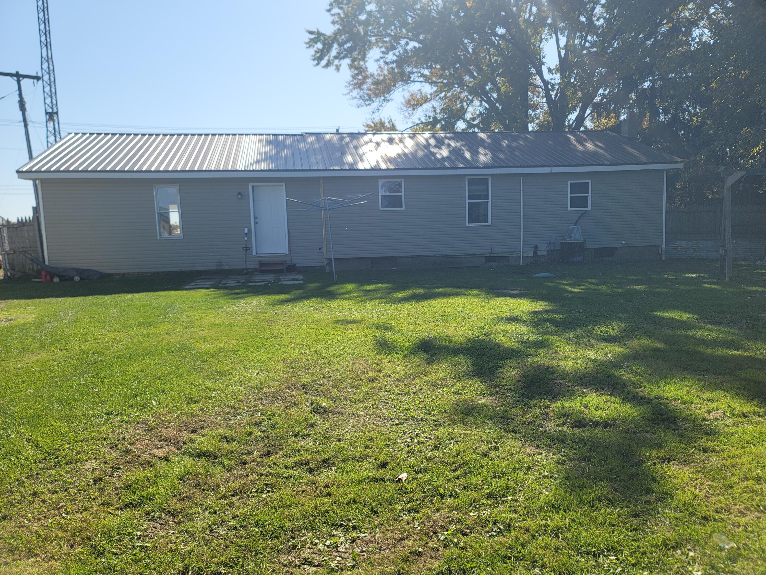 564 E State Road
