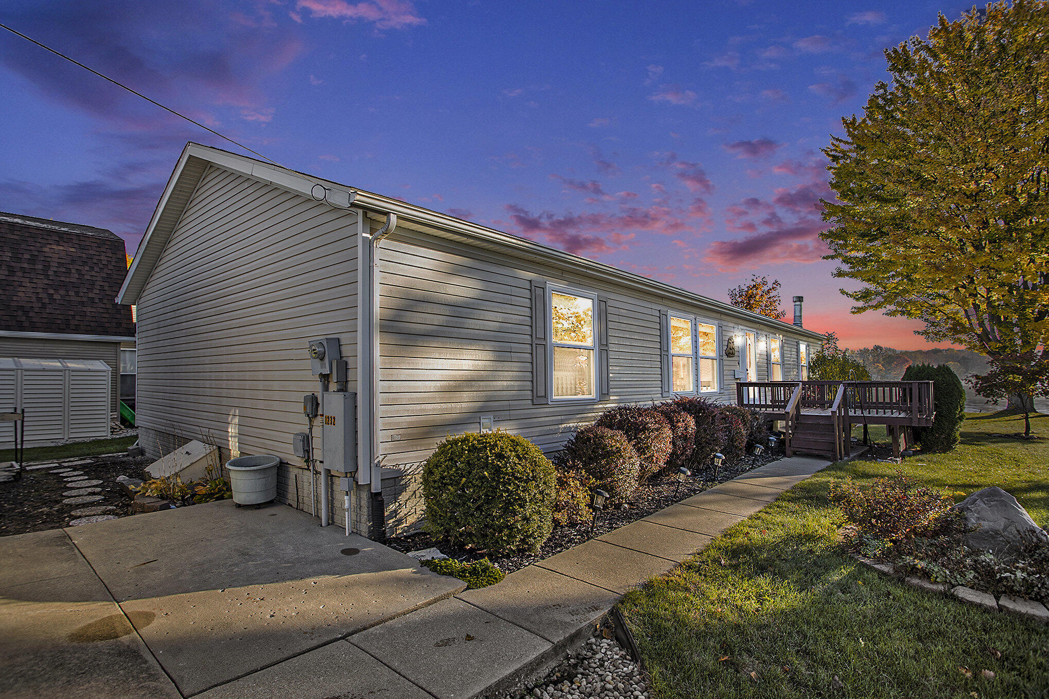 551 Maple Ln.