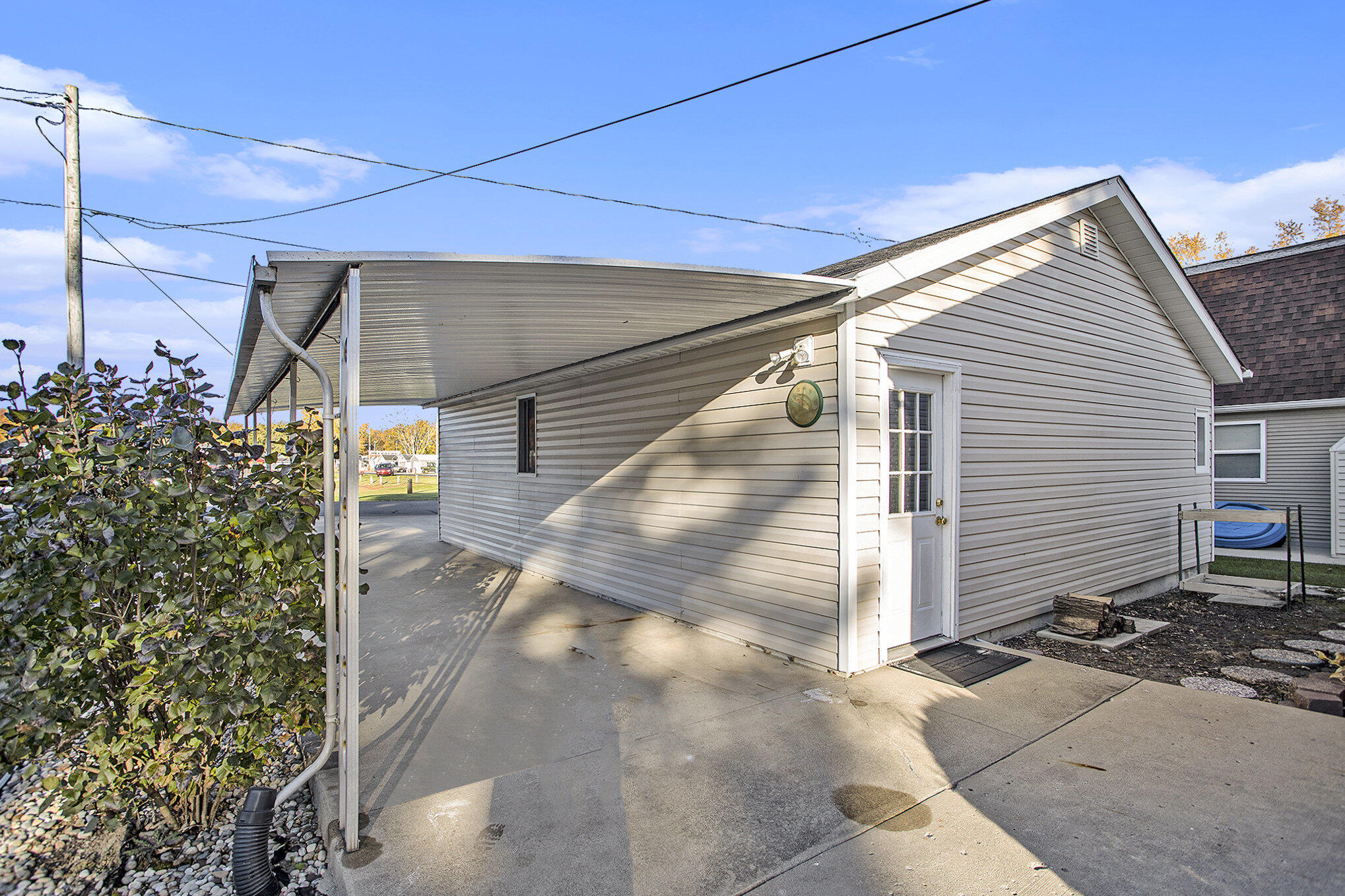 551 Maple Ln.