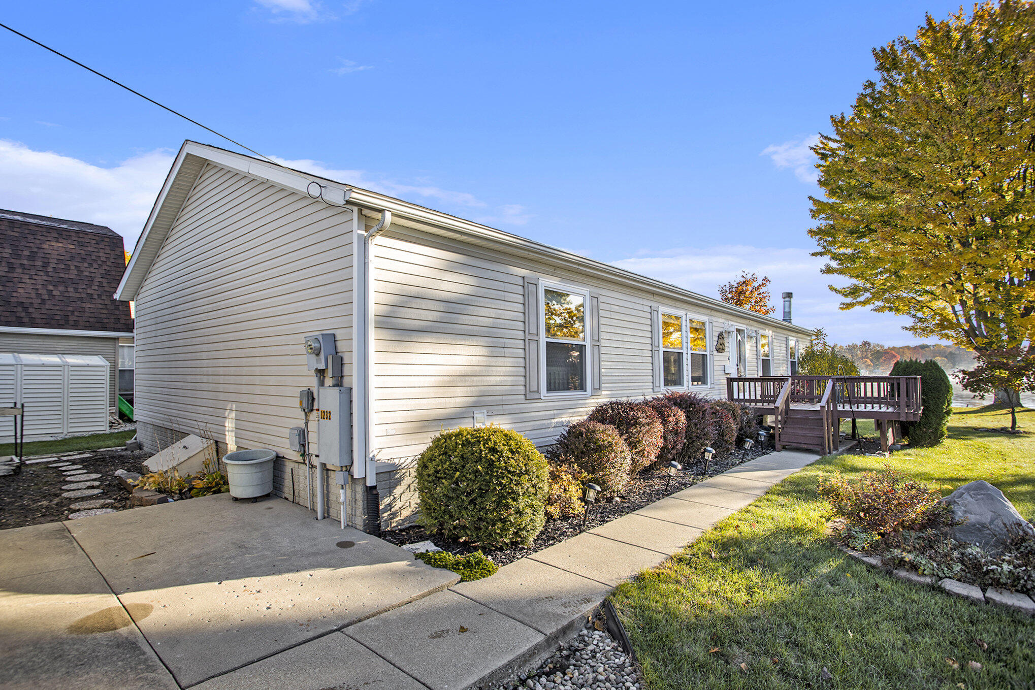 551 Maple Ln.