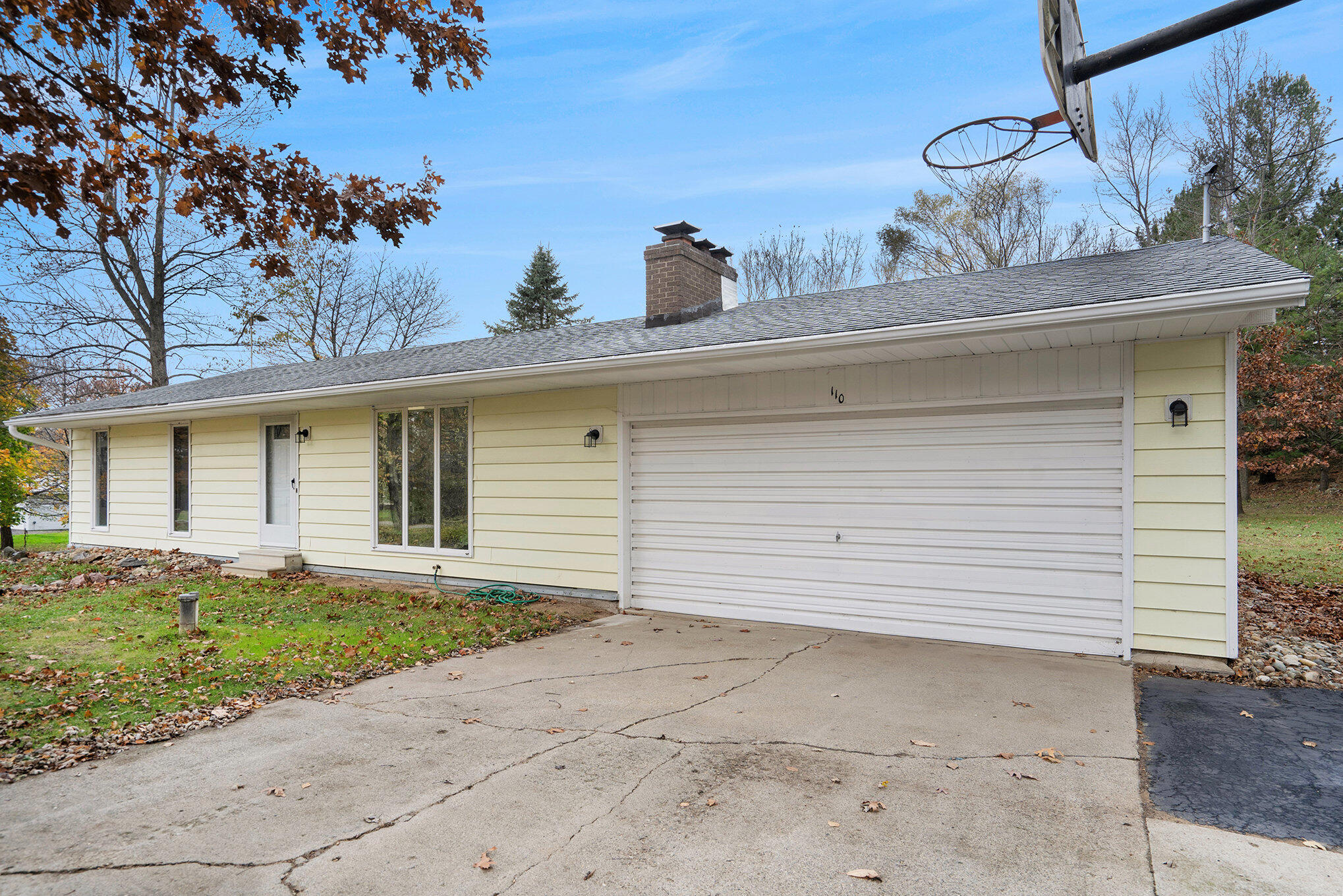 110 W Hatmaker Rd.