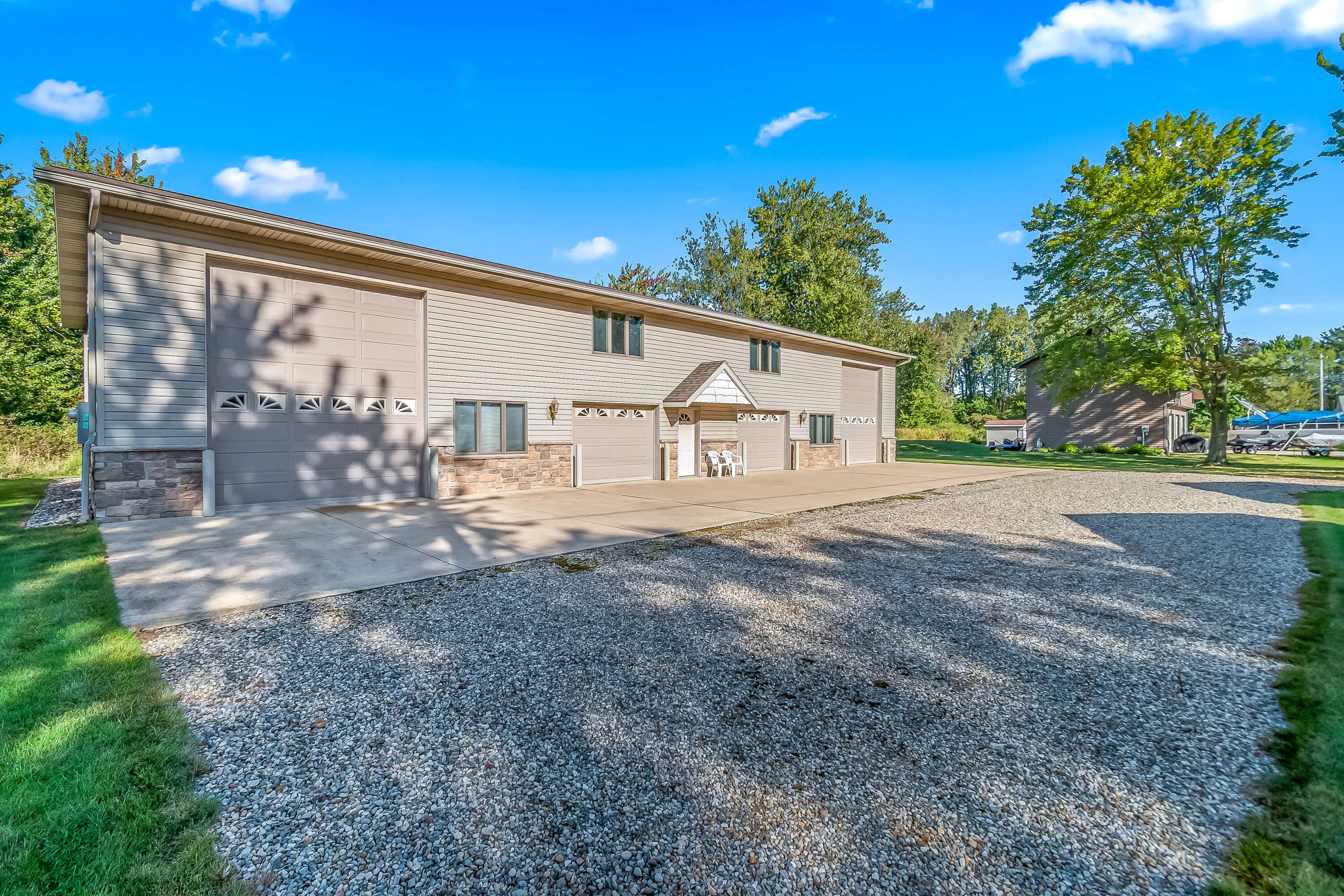 151 Lakeside Drive