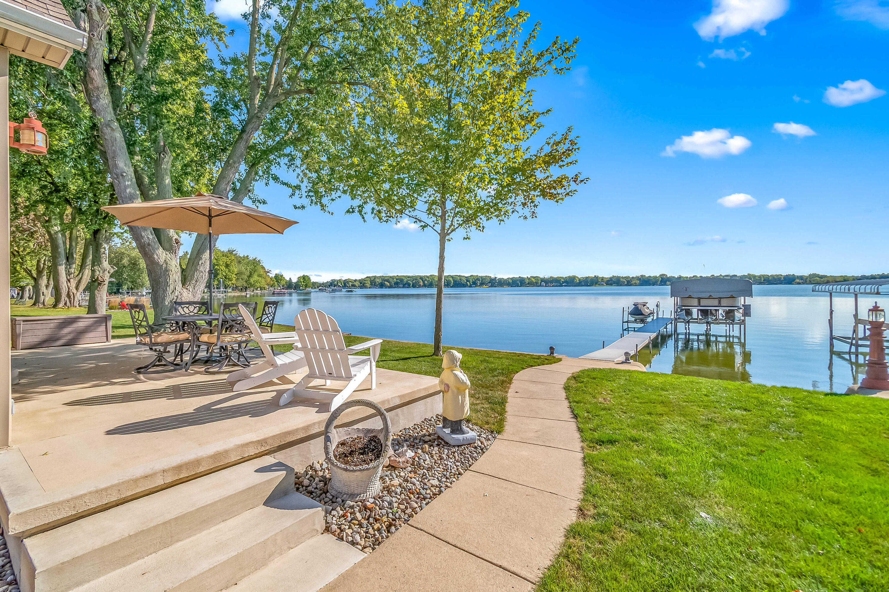151 Lakeside Drive